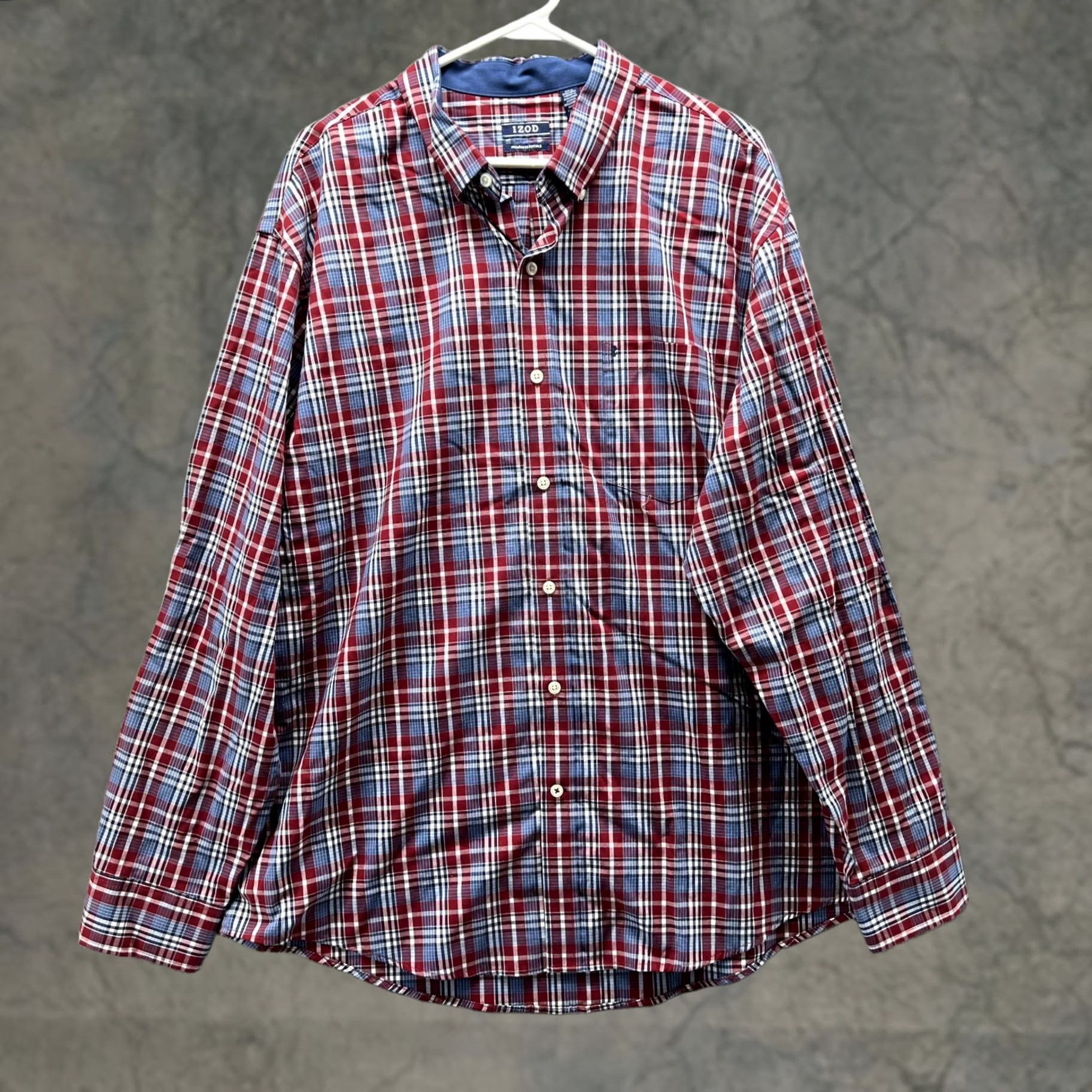 Izod VINTAGE IZOD Shirt Men XL Red Plaid Button-Down Casual Premium Essential Casual Shirt (Izod) Size US XL / EU 56 / 4 - 1 Thumbnail