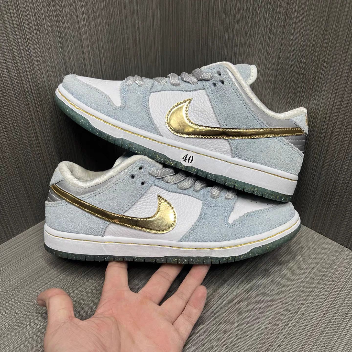 Nike Nike Dunk SB Pro "Holiday Special" (Frozen) Skate Shoes K15 Size US 7 / EU 40 - 5 Thumbnail