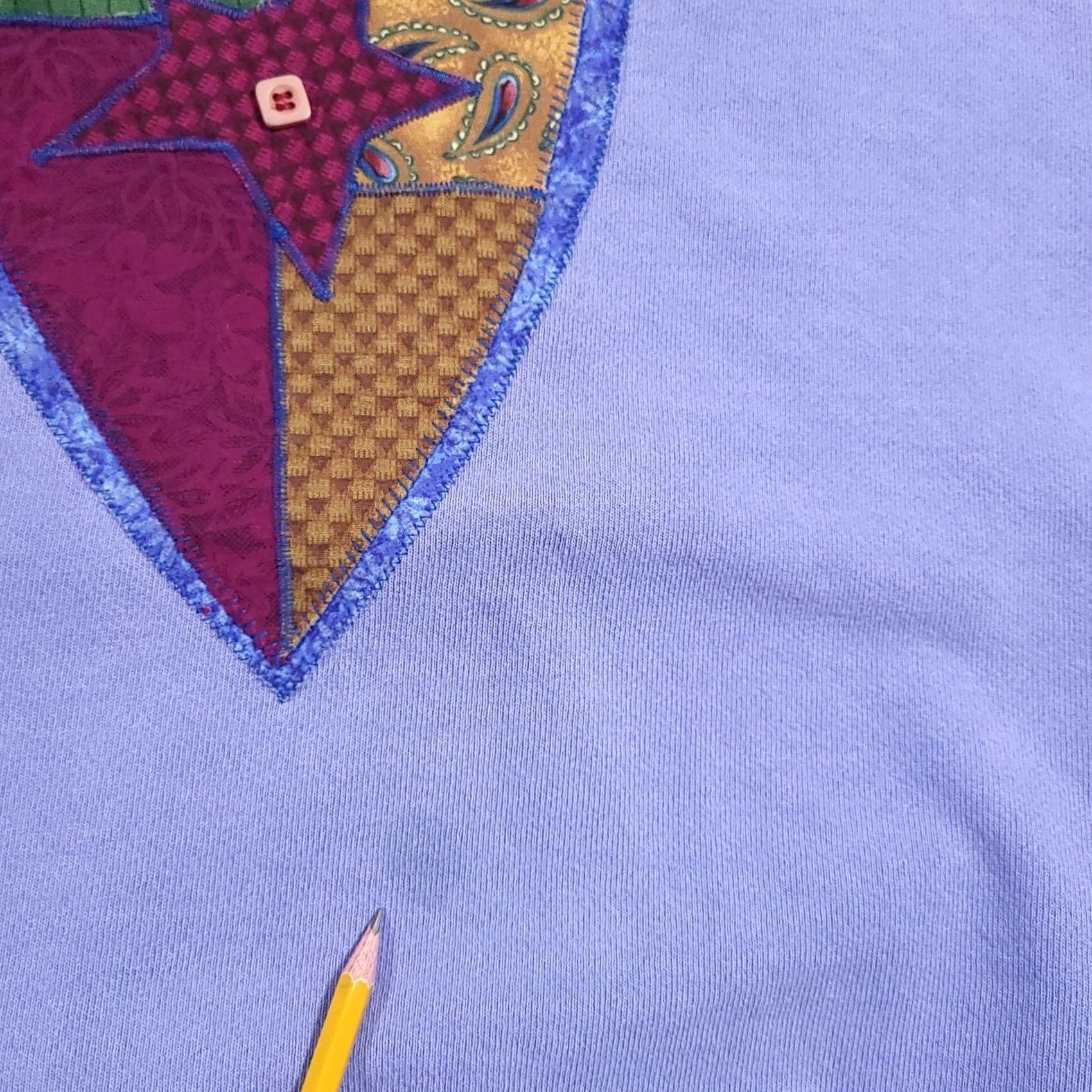 Vintage VINTAGE Sweatshirt Womens XL Blue Heart Embroidered USA Cotton Deluxe Fleece Pullover Crew Neck Long Sleeve Regular Fit Size XL / US 12-14 / IT 48-50 - 6 Thumbnail