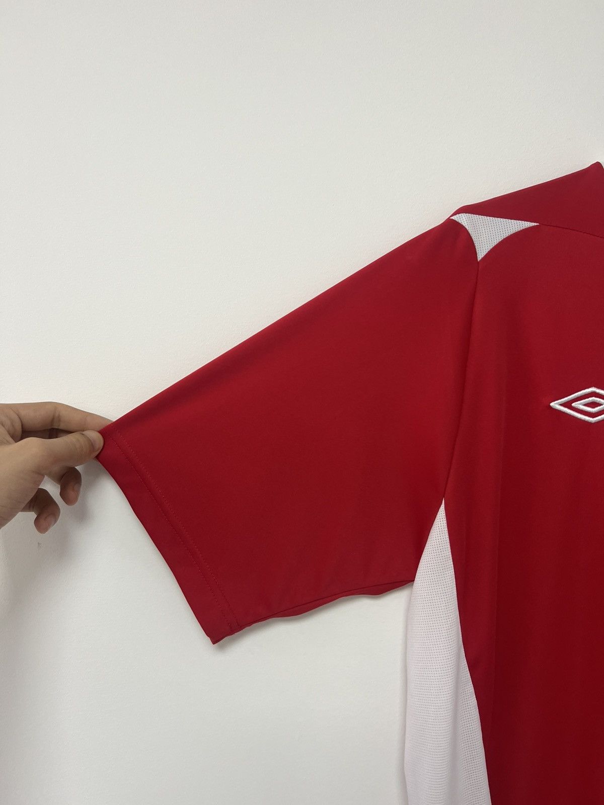 Umbro England Team Euro 2004/05 Jersey Umbro Football Shirt sz M Size US M / EU 48-50 / 2 - 3 Thumbnail