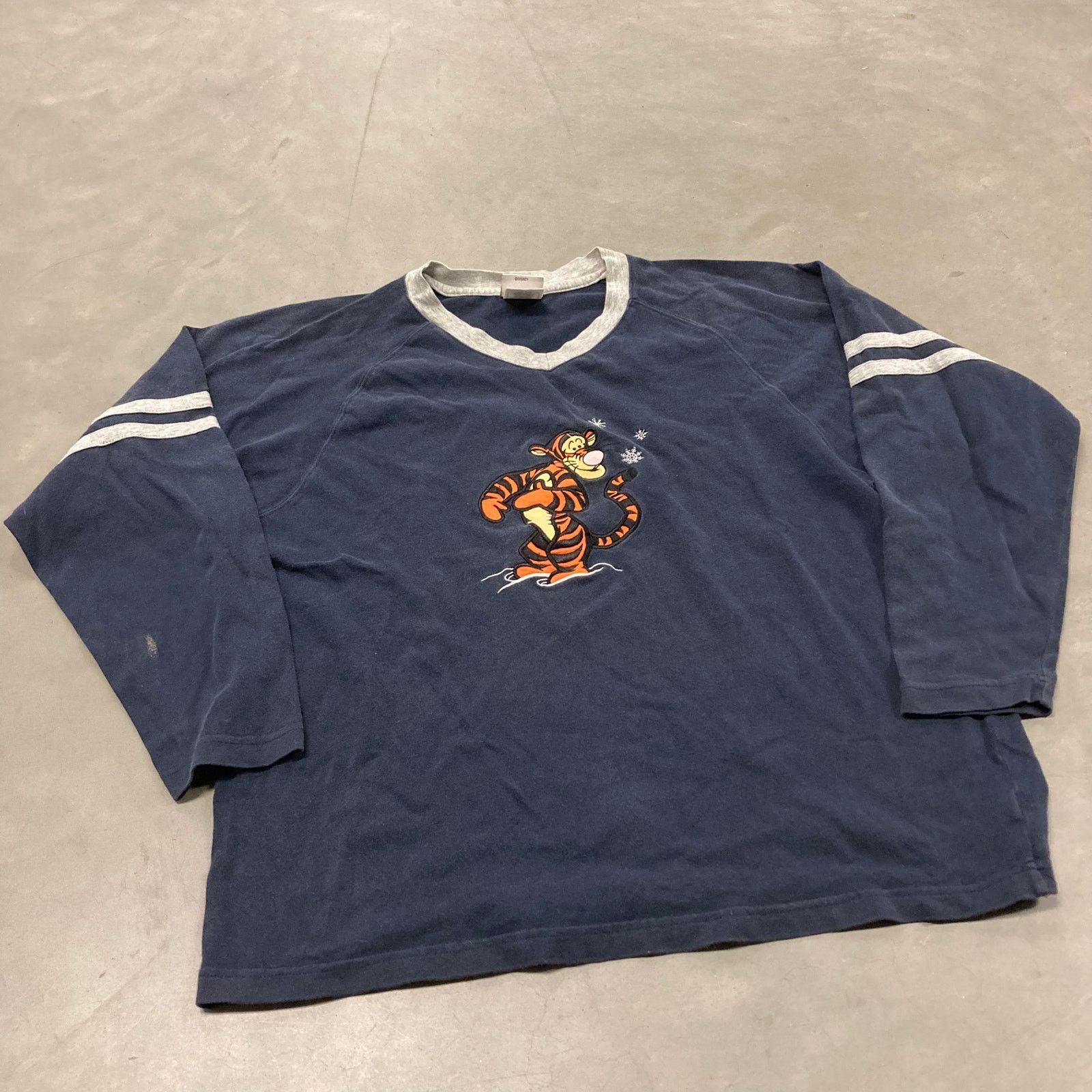 Vintage Y2K Disney tigger T-Shirt Size US S / EU 44-46 / 1 - 1 Thumbnail