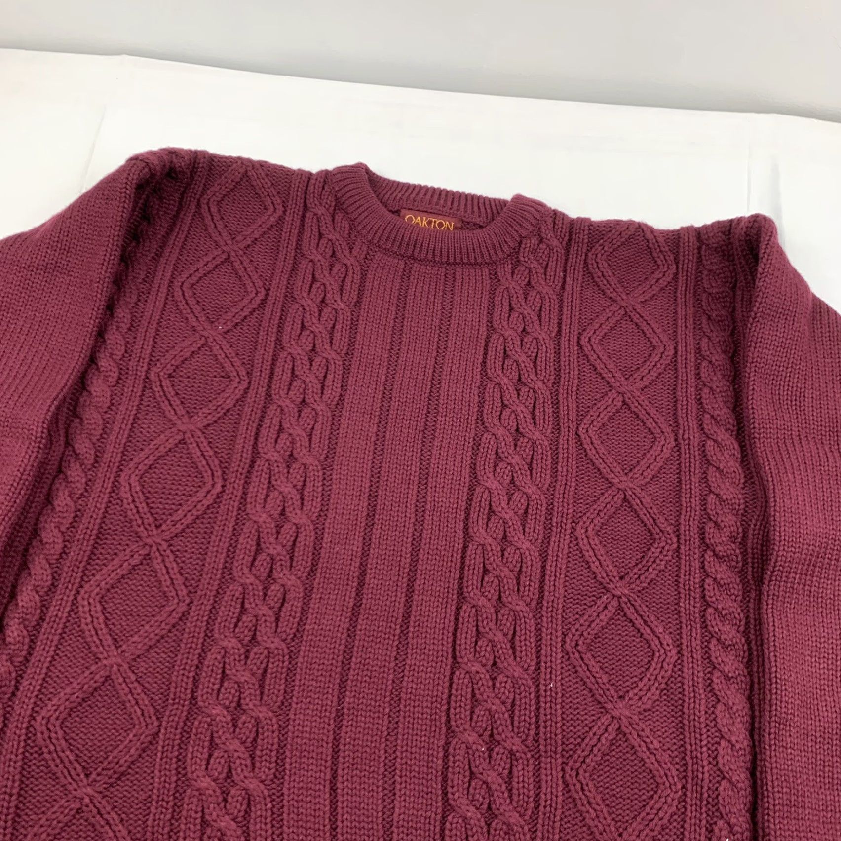 Vintage VINTAGE Oakton Sweater Pullover Adult Large Red Knit Crew Neck 90s Mens Size US L / EU 52-54 / 3 - 2 Thumbnail