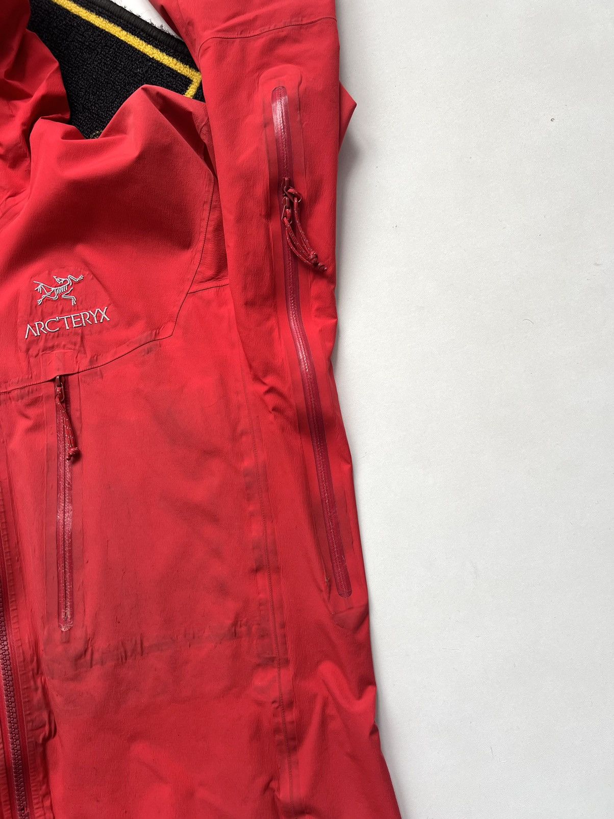 Arc'teryx Vintage Arcteryx Aplha LT Gore-Tex Pro Shell Red Jacket Size US S / EU 44-46 / 1 - 9 Thumbnail