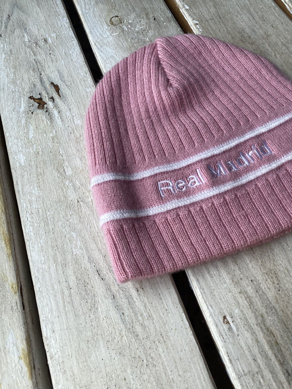 Vintage Real Madrid pink soccer japan style beanie hat Size ONE SIZE - 5 Thumbnail