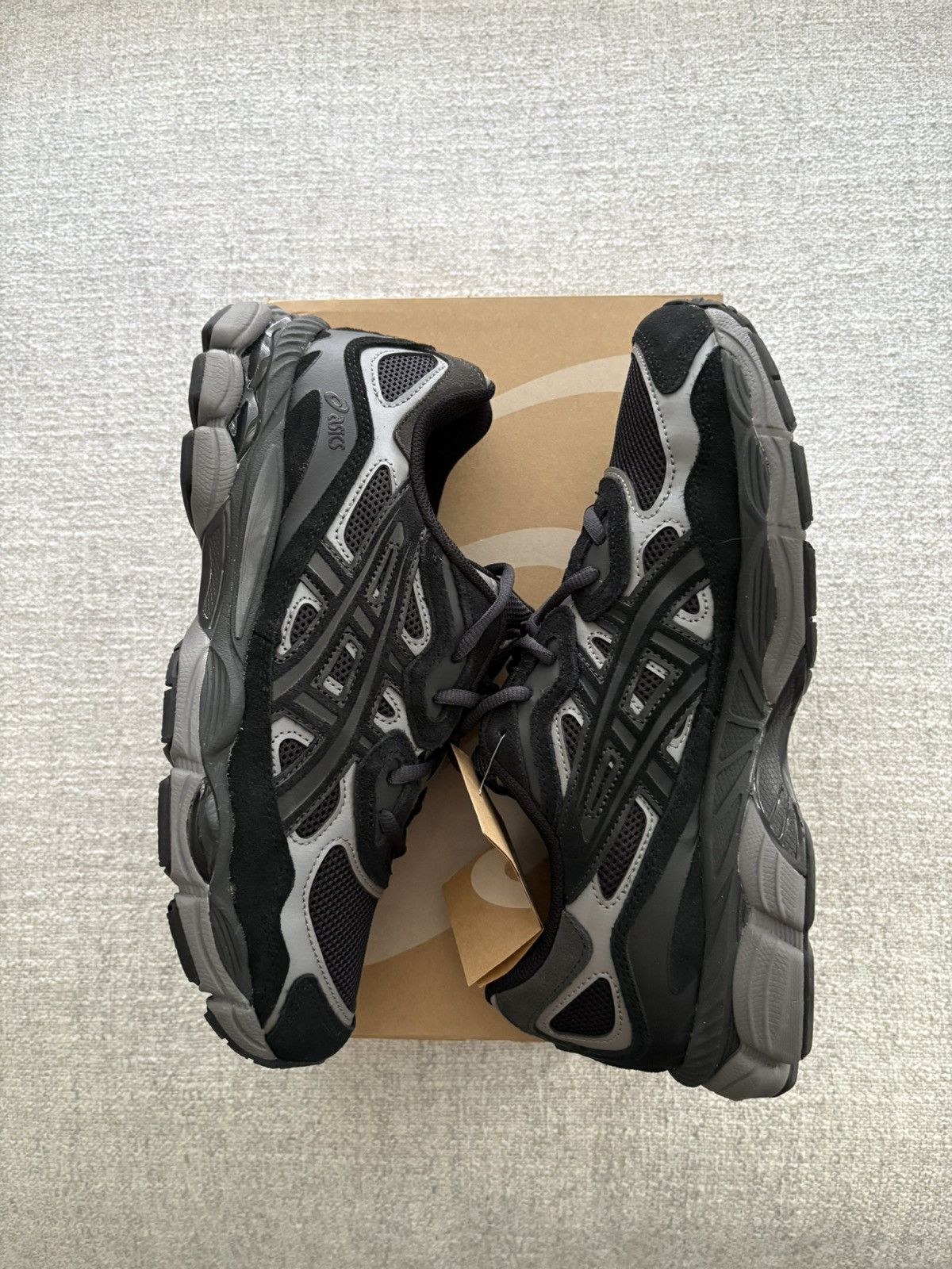 Asics ASICS Gel NYC “Graphite Grey Black” Size US 9.5 / EU 42-43 - 4 Thumbnail