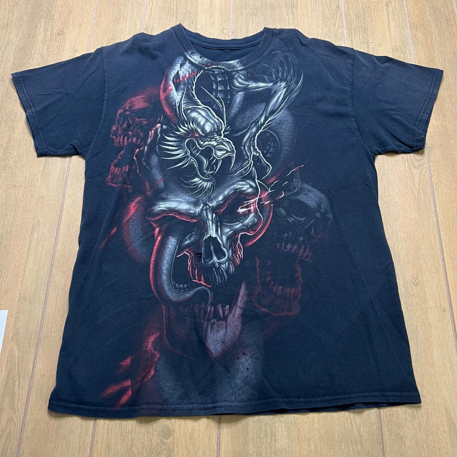 Vintage Vintage Y2K Skull Dragon Sz L Black Short Sleeve distress Size US L / EU 52-54 / 3 - 1 Thumbnail