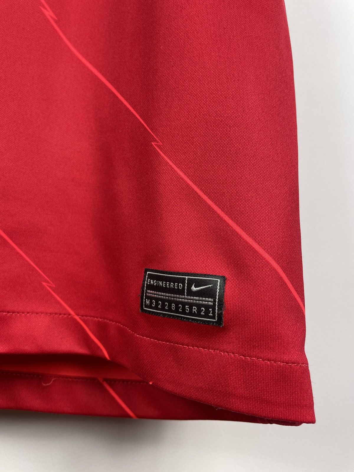 Nike Nike Liverpool Soccer Jersey Size US L / EU 52-54 / 3 - 9 Thumbnail