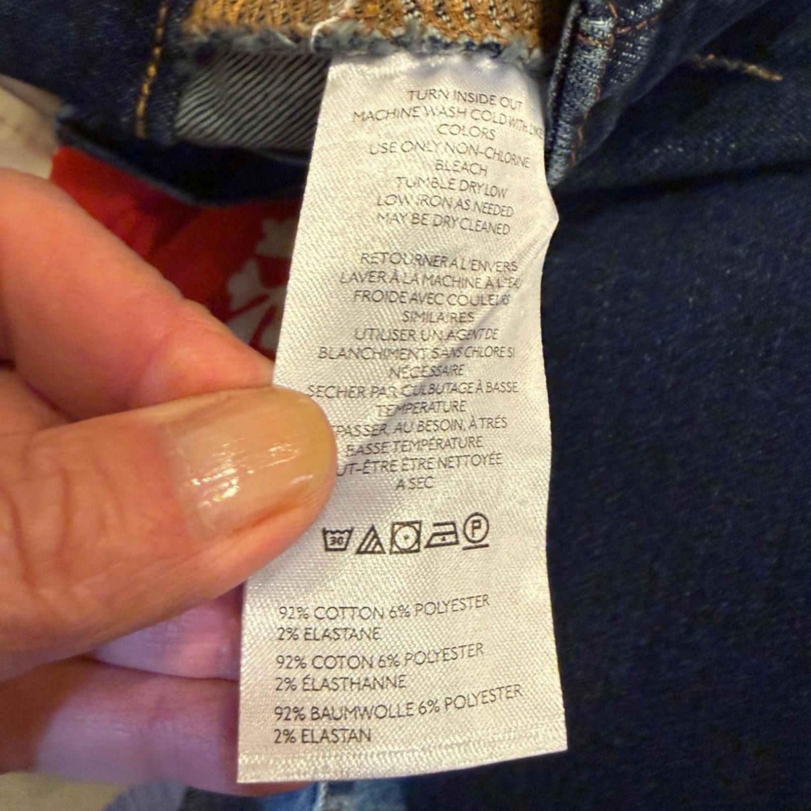 Free People We The Free Jayde Crop Flare Night Sky Wash Jeans sz 28 Size 28" / US 6 / IT 42 - 8 Thumbnail