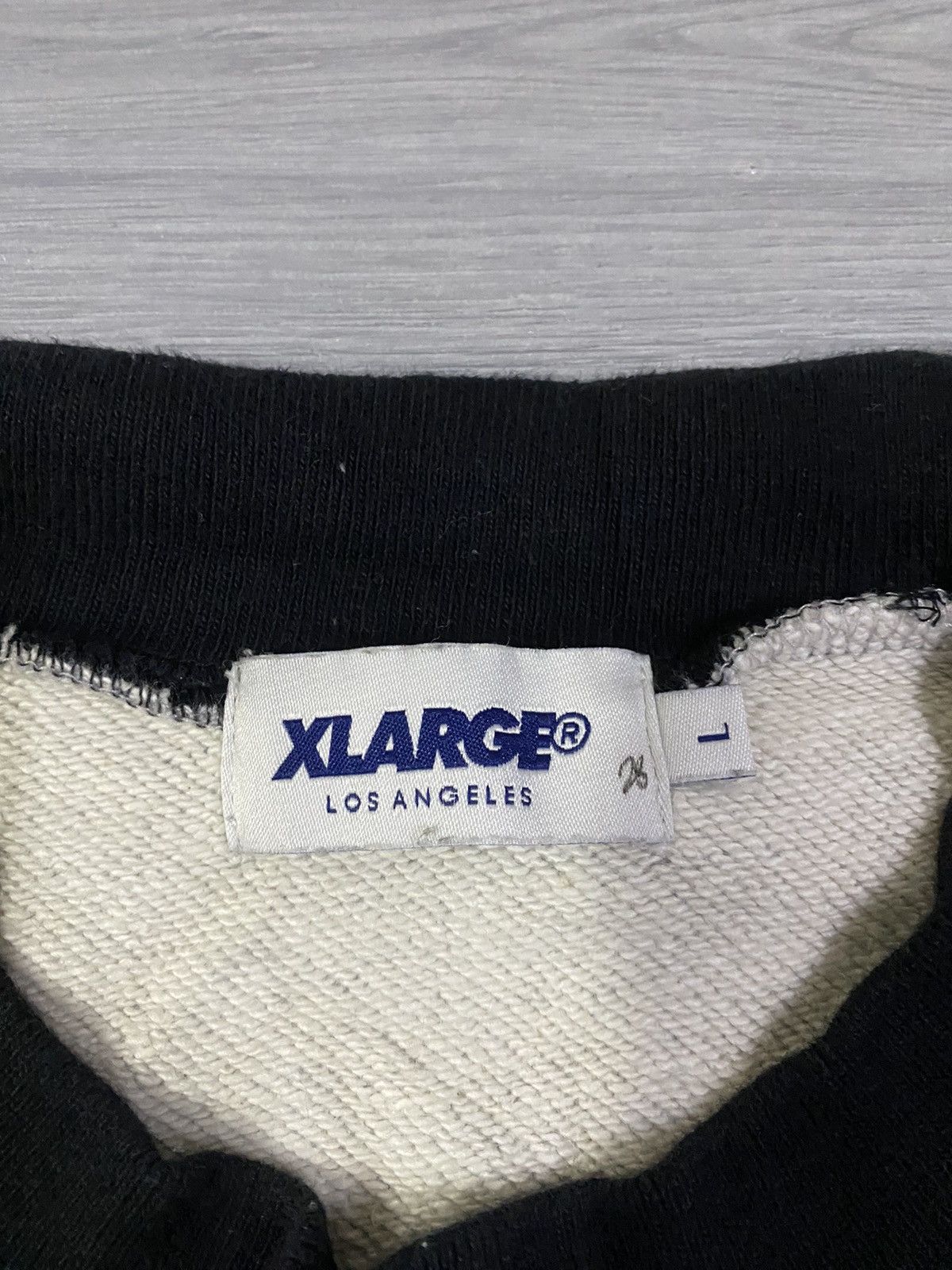 Xlarge XLarge Sweatshirt With Contrasting Design Kangaroo Pocket Size US L / EU 52-54 / 3 - 11 Thumbnail