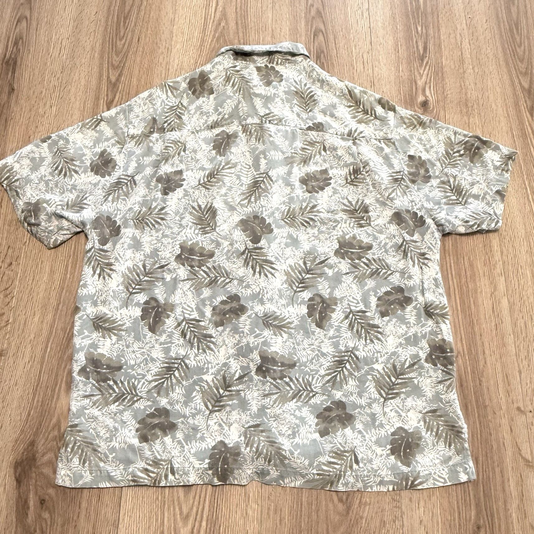 Vintage VINTAGE SZ Men Hawaiian Shirt Short Sleeve Rayon Button-Up Palm Print Multi 80s Aloha L Size US L / EU 52-54 / 3 - 7 Thumbnail