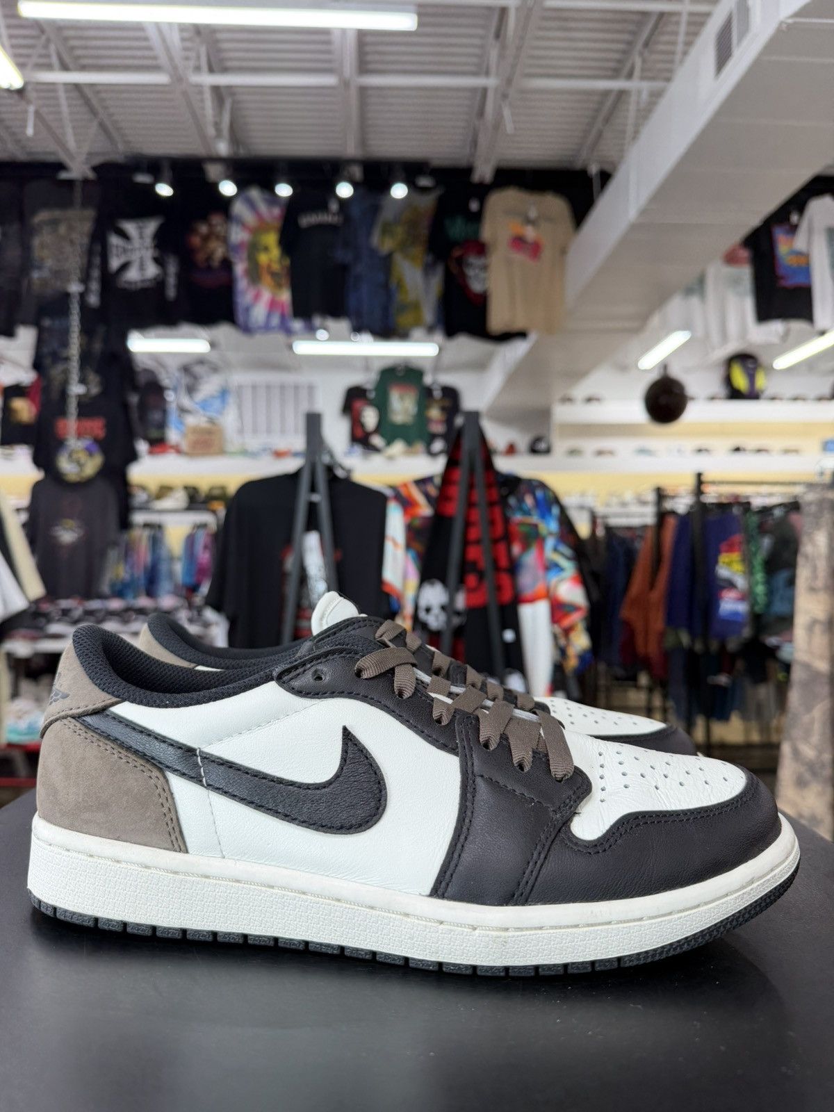 Jordan Brand Jordan 1 Low Mocha Size 8.5 (2024) Size US 8.5 / EU 41-42 - 6 Thumbnail