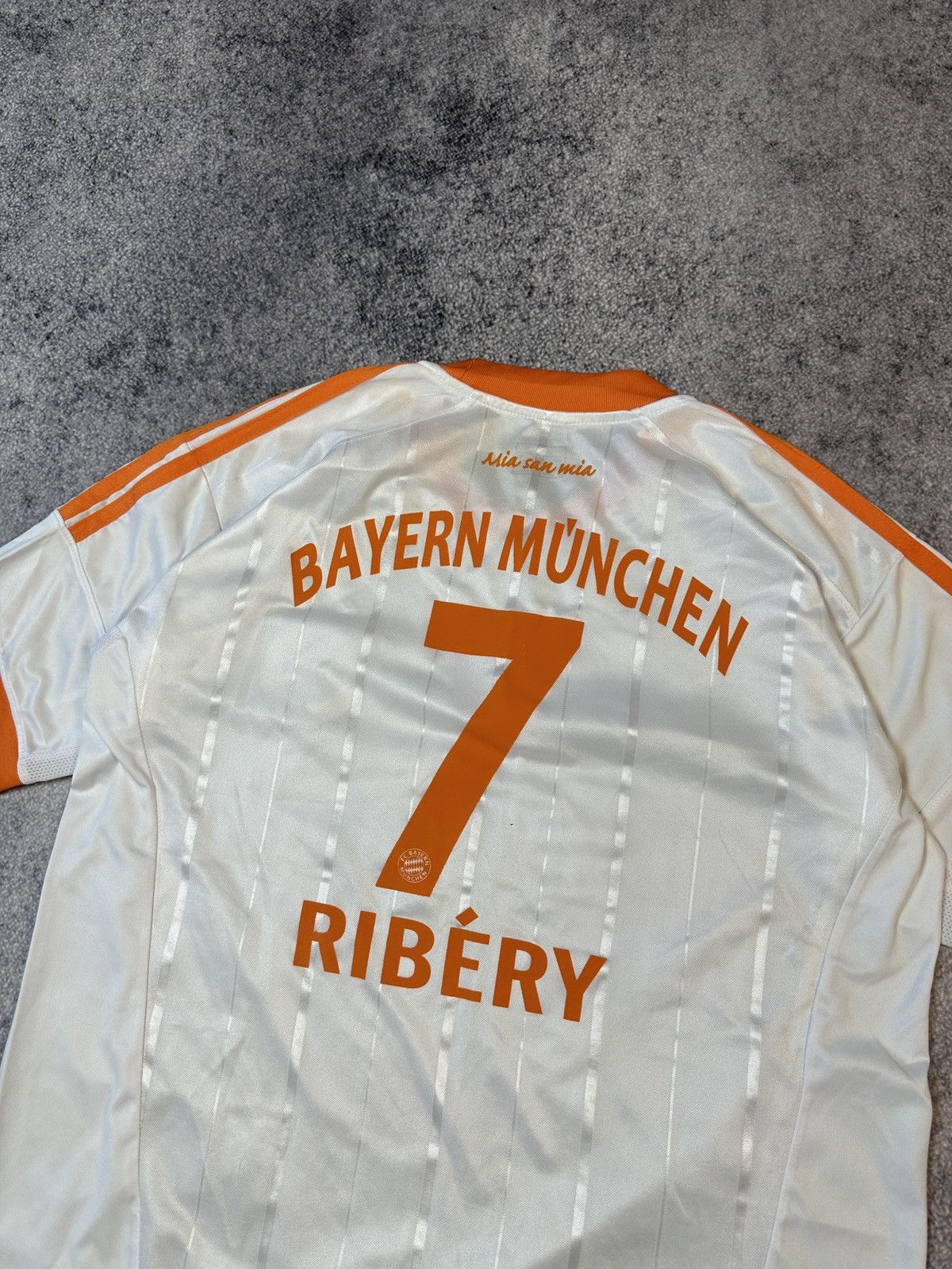 Other Adidas Bayern Munich 7 Ribery Soccer Jersey Blokecore L USA Size US L / EU 52-54 / 3 - 2 Thumbnail