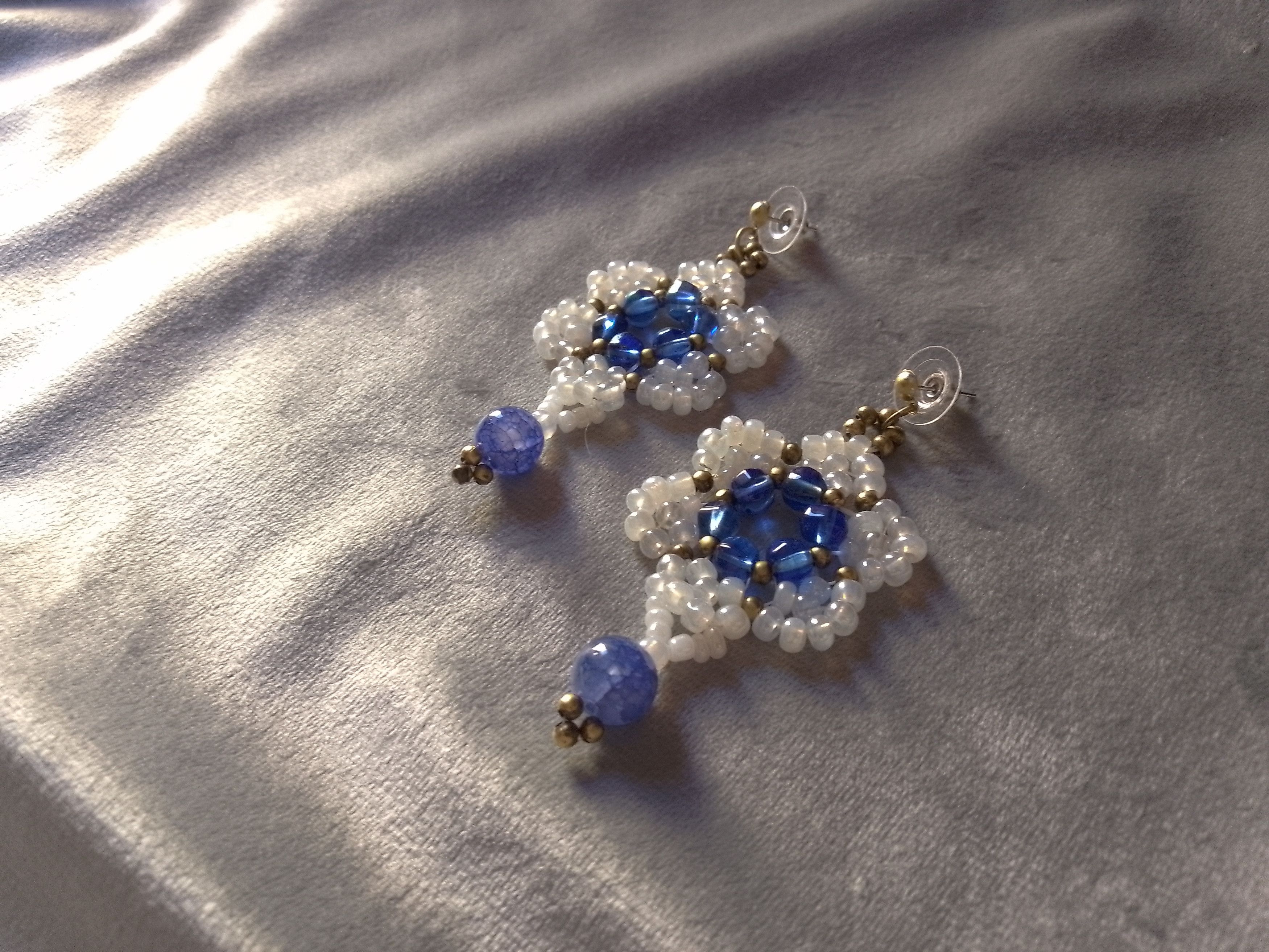 Handmade Earrings Flower Beaded White Blue Agate Gemstones Size ONE SIZE - 5 Thumbnail
