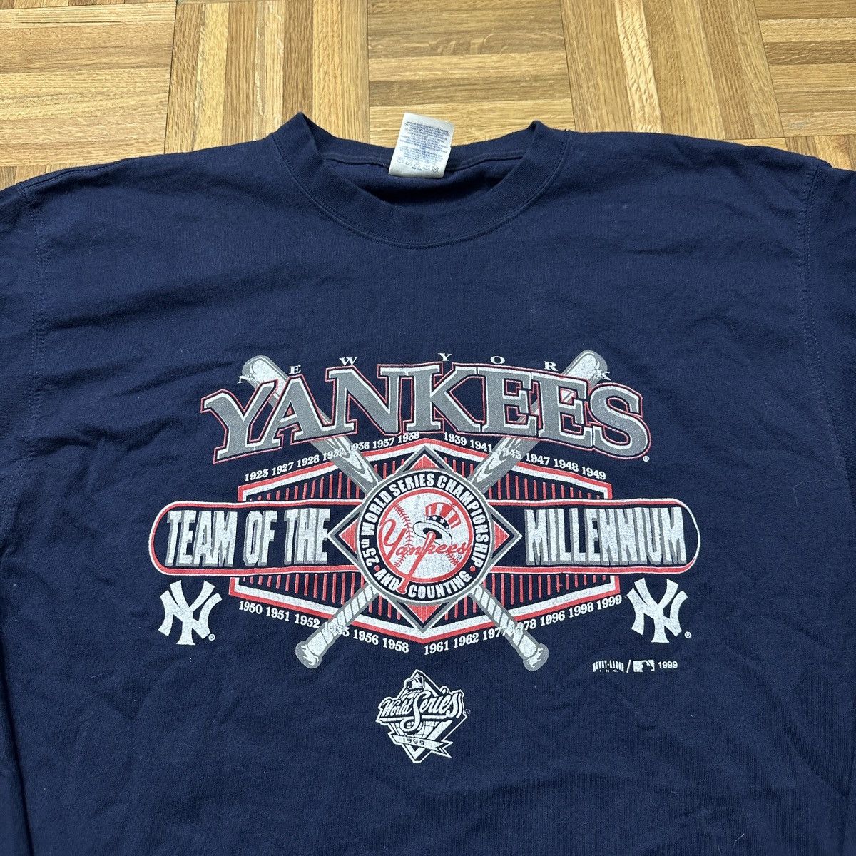 MLB Vintage New York Yankees 1999 World Series Champions tee Size US L / EU 52-54 / 3 - 3 Thumbnail