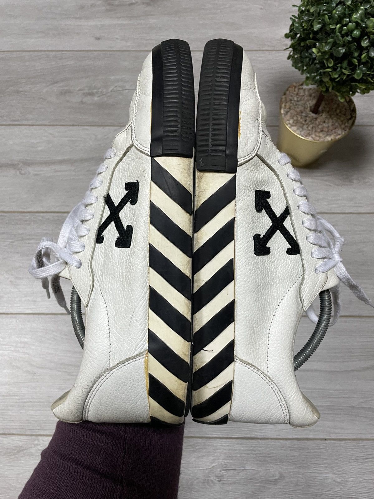 Off-White Off-White leather vulcanized arrows tape sneakers Size US 11 / EU 44 - 8 Thumbnail