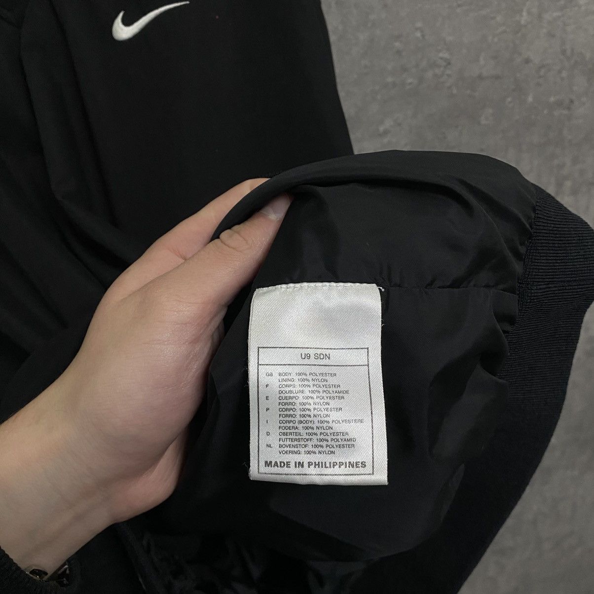 Nike Vintage 90s Nike Nylon Sweatshirt Baggy Y2K Size US S / EU 44-46 / 1 - 9 Thumbnail
