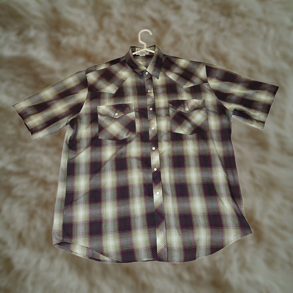Vintage VINTAGE Saddlebrook Westernwear Pearl Snap XL Men's Purple Plaid Short Sleeve Shirt Men XL Purple Plaid Pearl Snap Westernwear Classic Cowboy Shirt Size US 36 / EU 52 - 1 Thumbnail