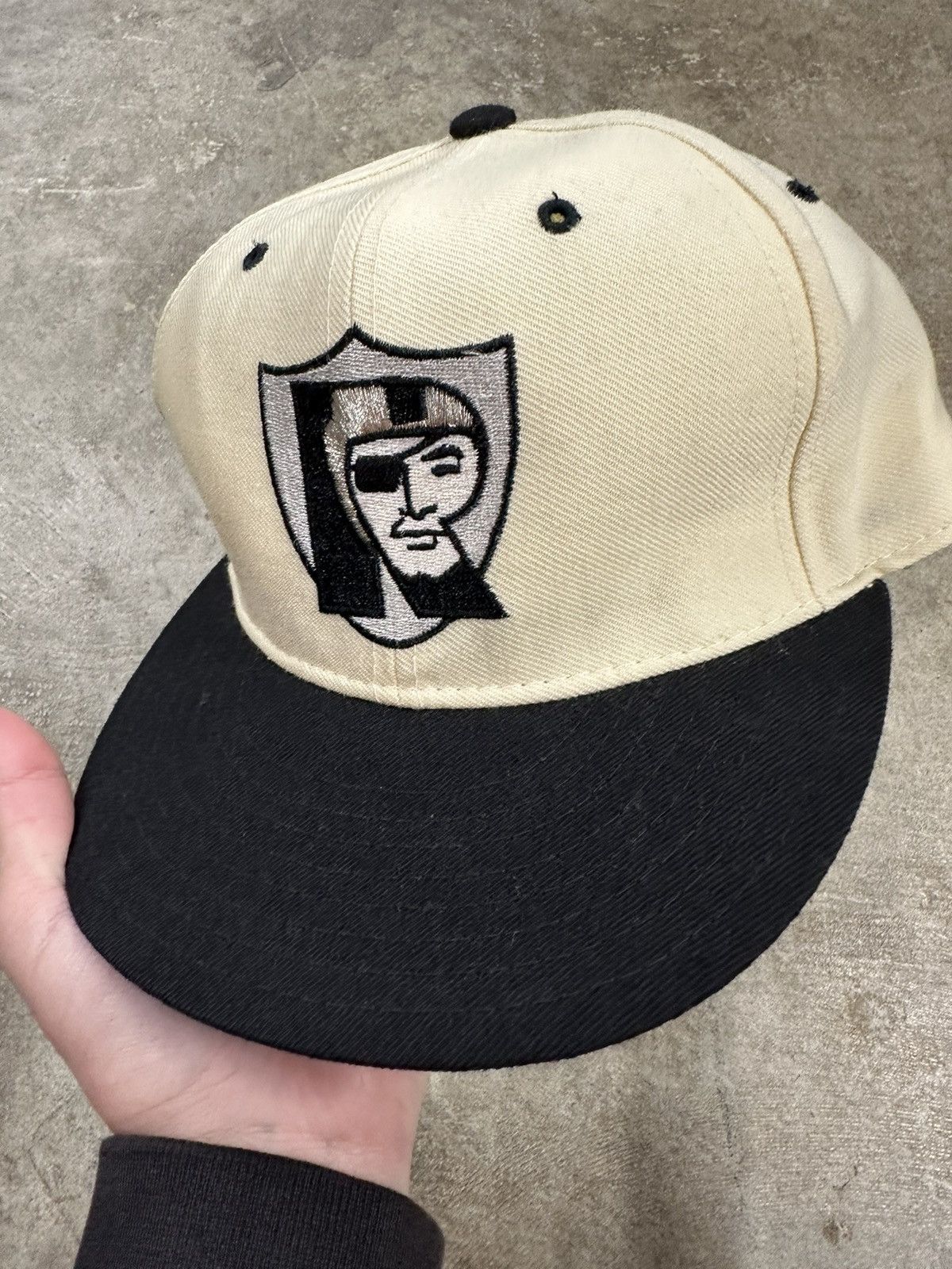 New Era Vintage 90s New Era Pro Model Oakland Raiders 7 1/2 Fitted Size ONE SIZE - 3 Thumbnail