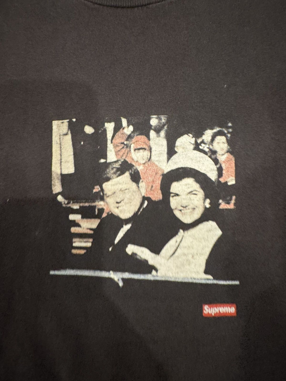 Supreme Supreme JFK Tee Size US L / EU 52-54 / 3 - 2 Thumbnail