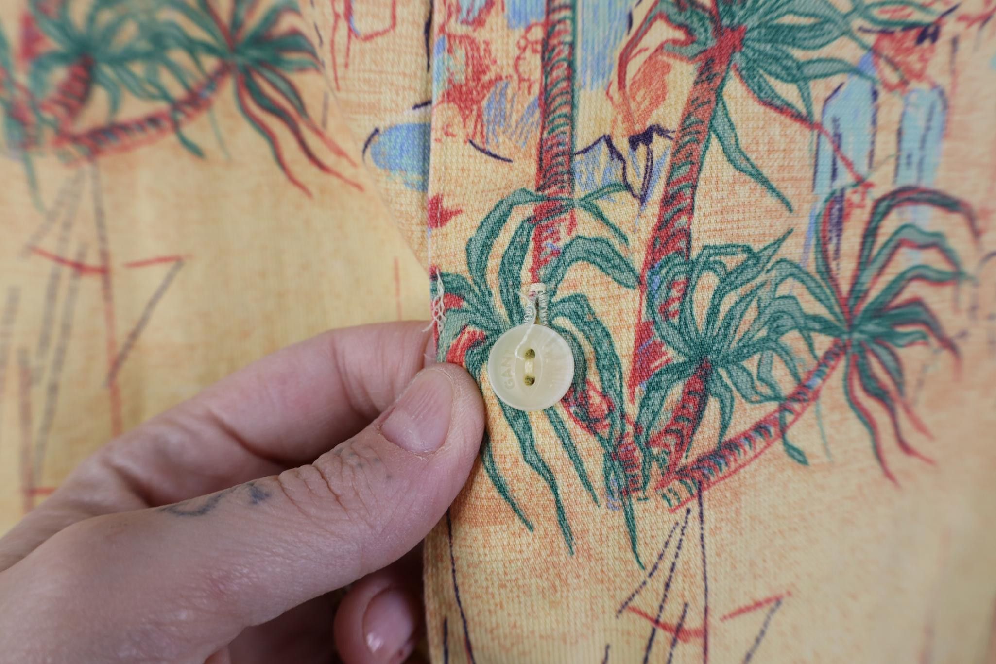 Vintage Vintage 90s Streetwear Beach Luau Hawaiian Button Shirt Size US M / EU 48-50 / 2 - 4 Thumbnail
