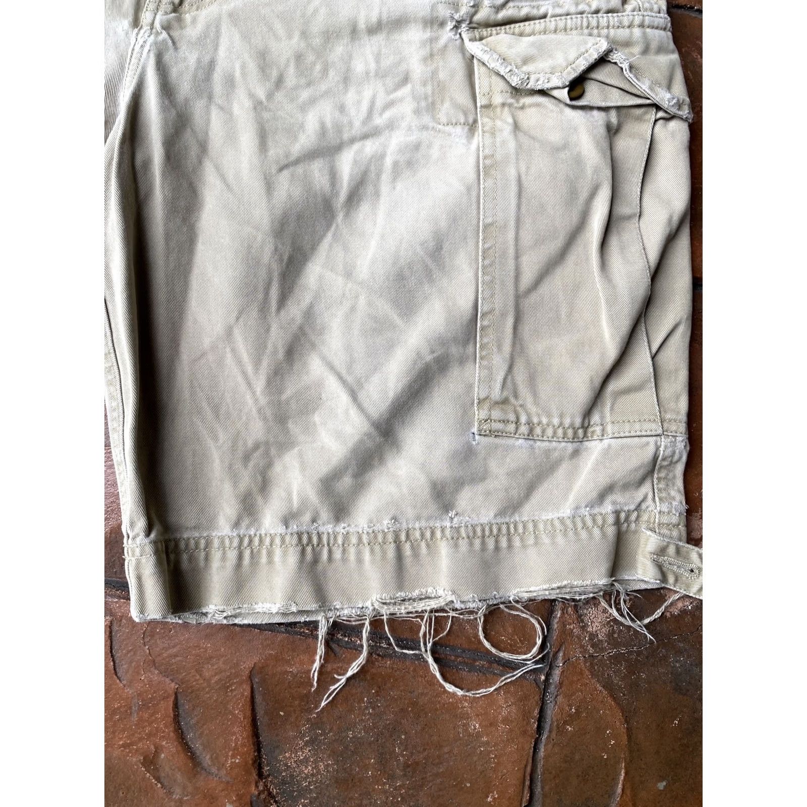 Abercrombie & Fitch Abercrombie & Fitch Cargo Utility Shorts Beige Tan Army Distressed 33 Men Cargo Shorts Regular Beige 90s Vintage? (No) Size US 33 - 5 Thumbnail