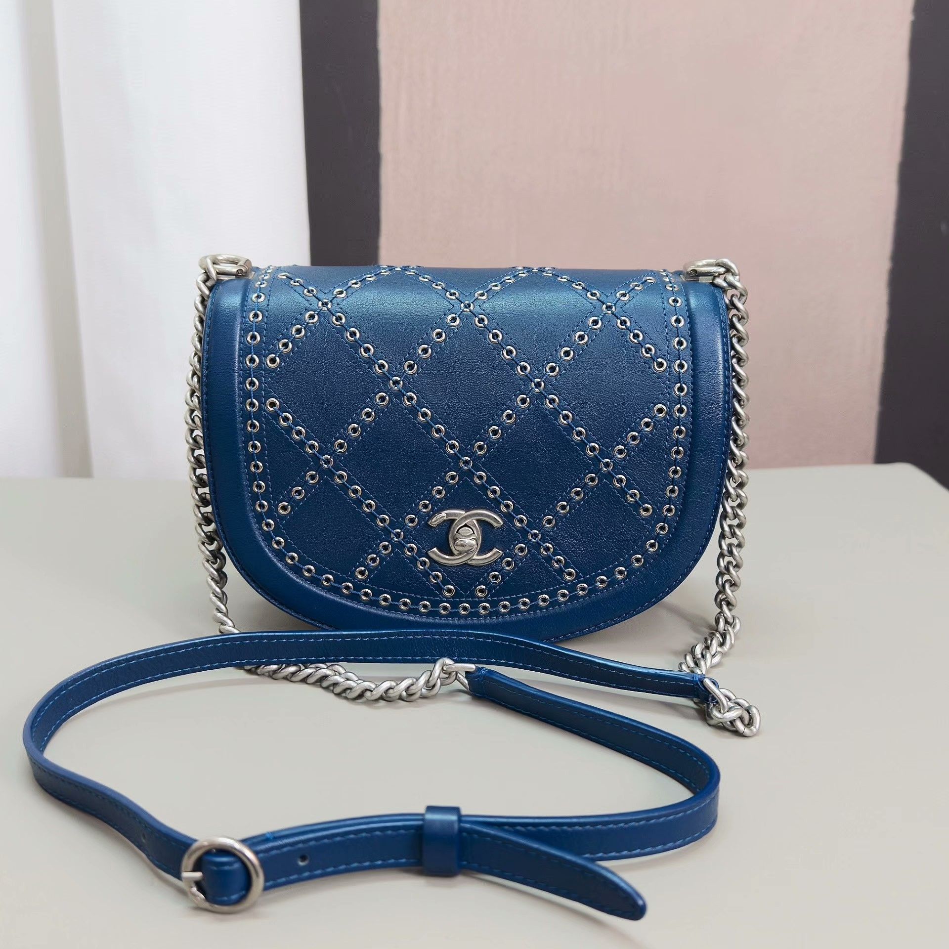 Chanel Pre-loved Bag Very good condition Size ONE SIZE - 1 Thumbnail
