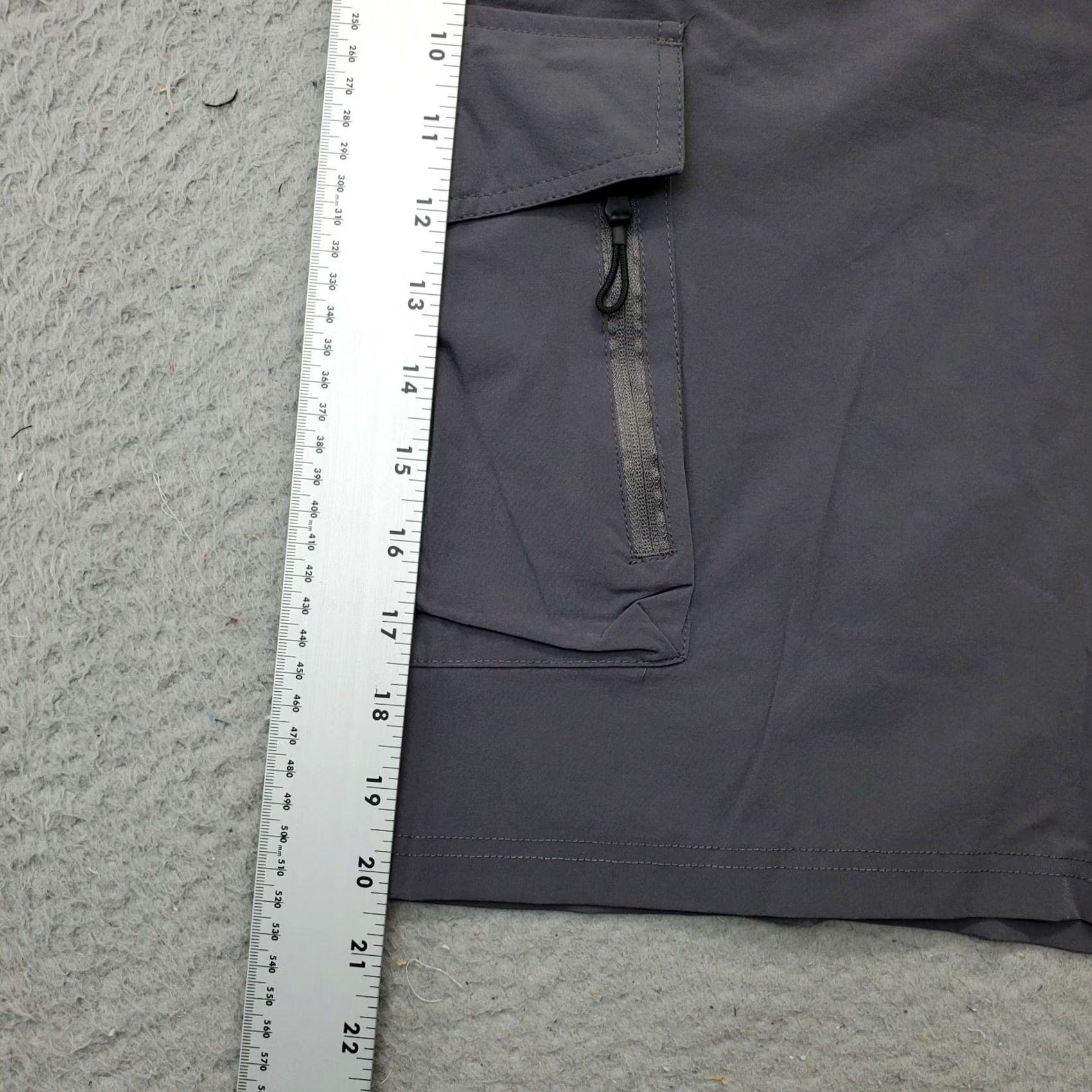 Vintage EZRUN Cargo Short Mens L Gray Stretch Nylon Regular Pockets Outdoor Size US 33 - 3 Thumbnail