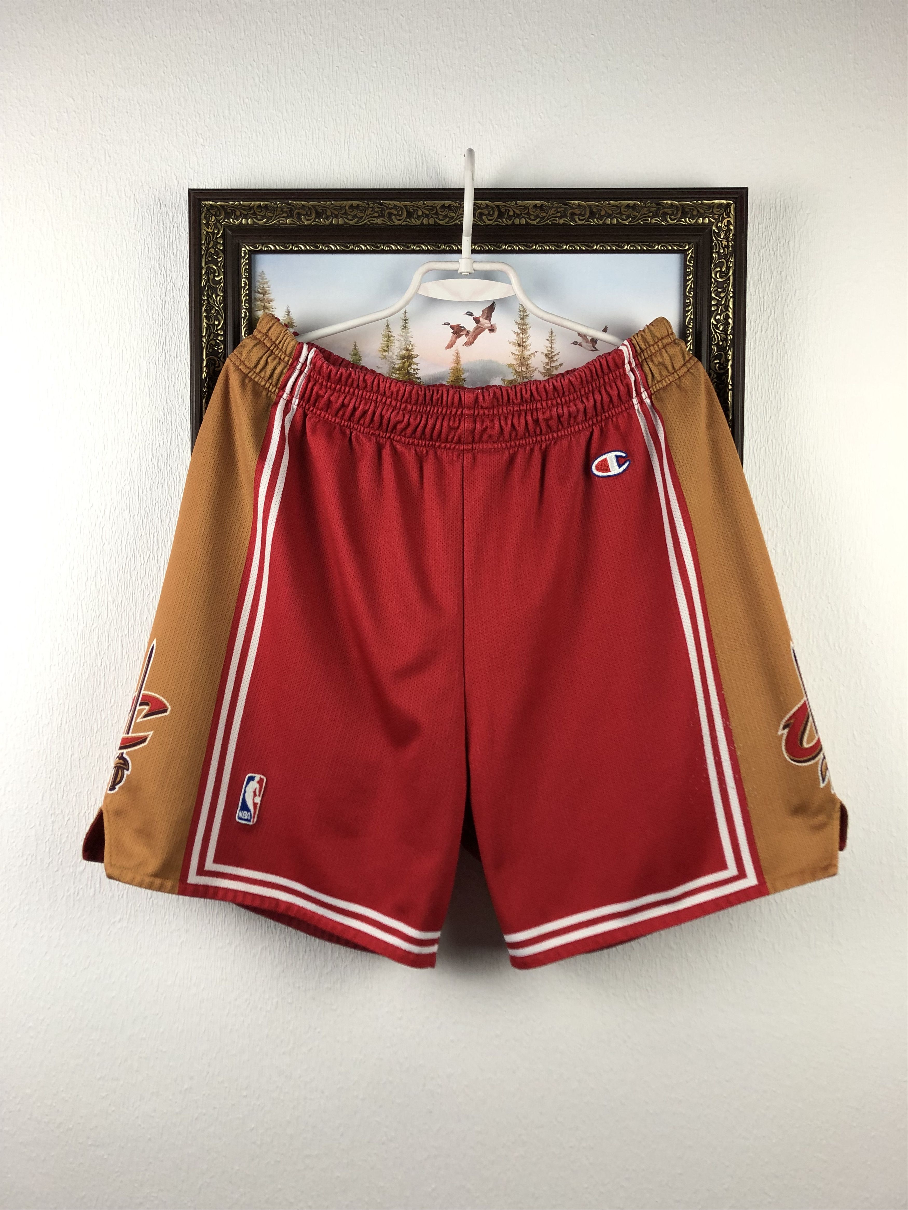 Vintage 90's NBA Cleveland Cavaliers Shorts Champion James - Main Image