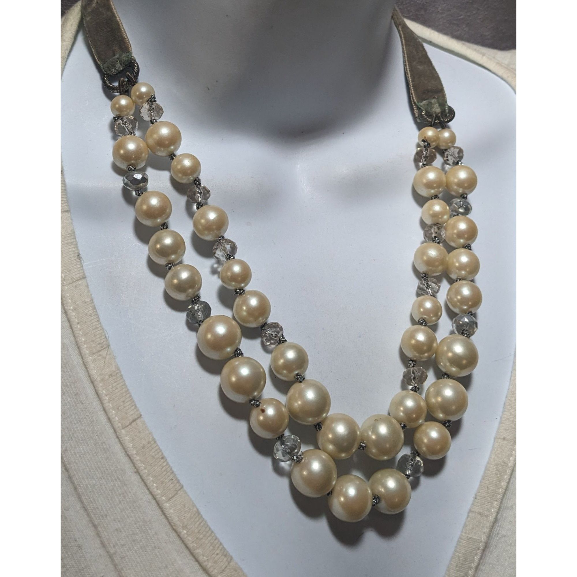 Monet Vintage Monet Green Velvet And Pearl Necklace Size ONE SIZE - 6 Thumbnail