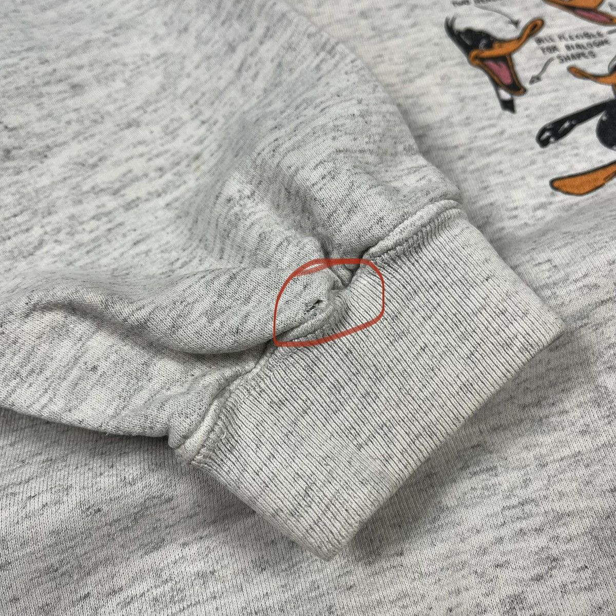 Vintage Vintage Duffy Duck Warner Bros cartoon sweatshirt 1994 Size US M / EU 48-50 / 2 - 8 Thumbnail