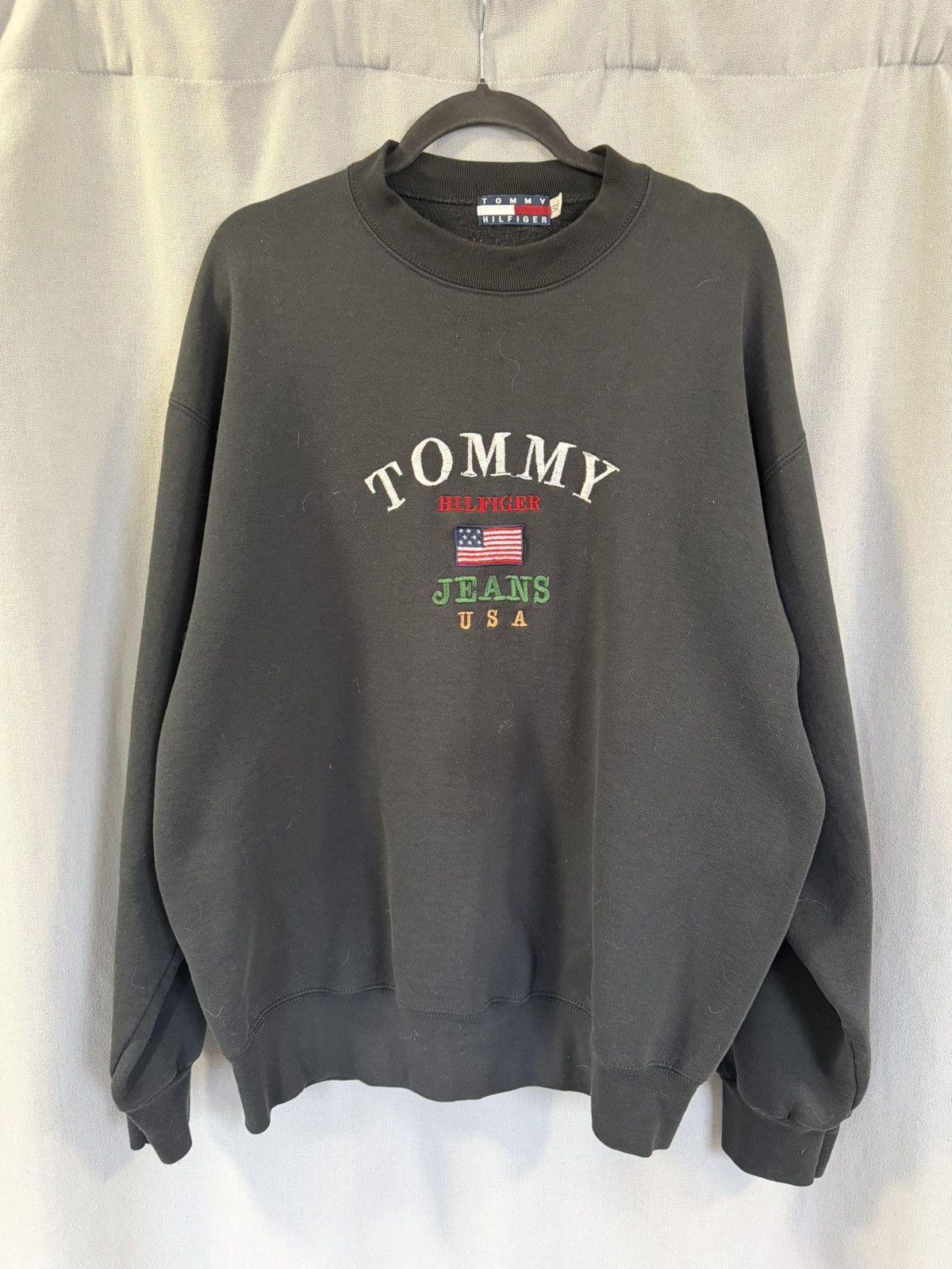 Tommy Hilfiger Vintage Tommy Hilfiger sweatshirt Size US XL / EU 56 / 4 - 1 Thumbnail