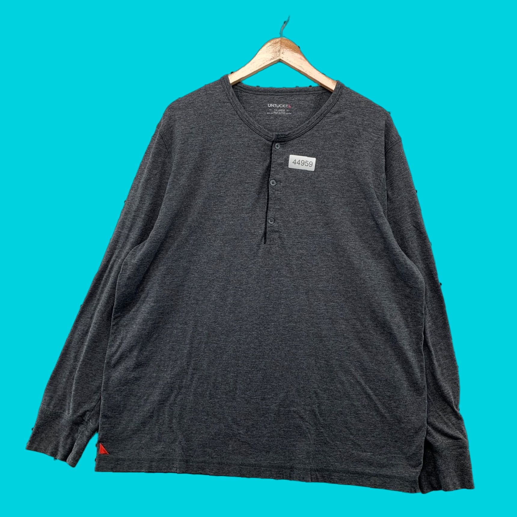 UNTUCKit UNTUCKit Henley Shirt Mens 2XL Gray Long Sleeve Preppy Base Layer Size US XXL / EU 58 / 5 - 1 Thumbnail