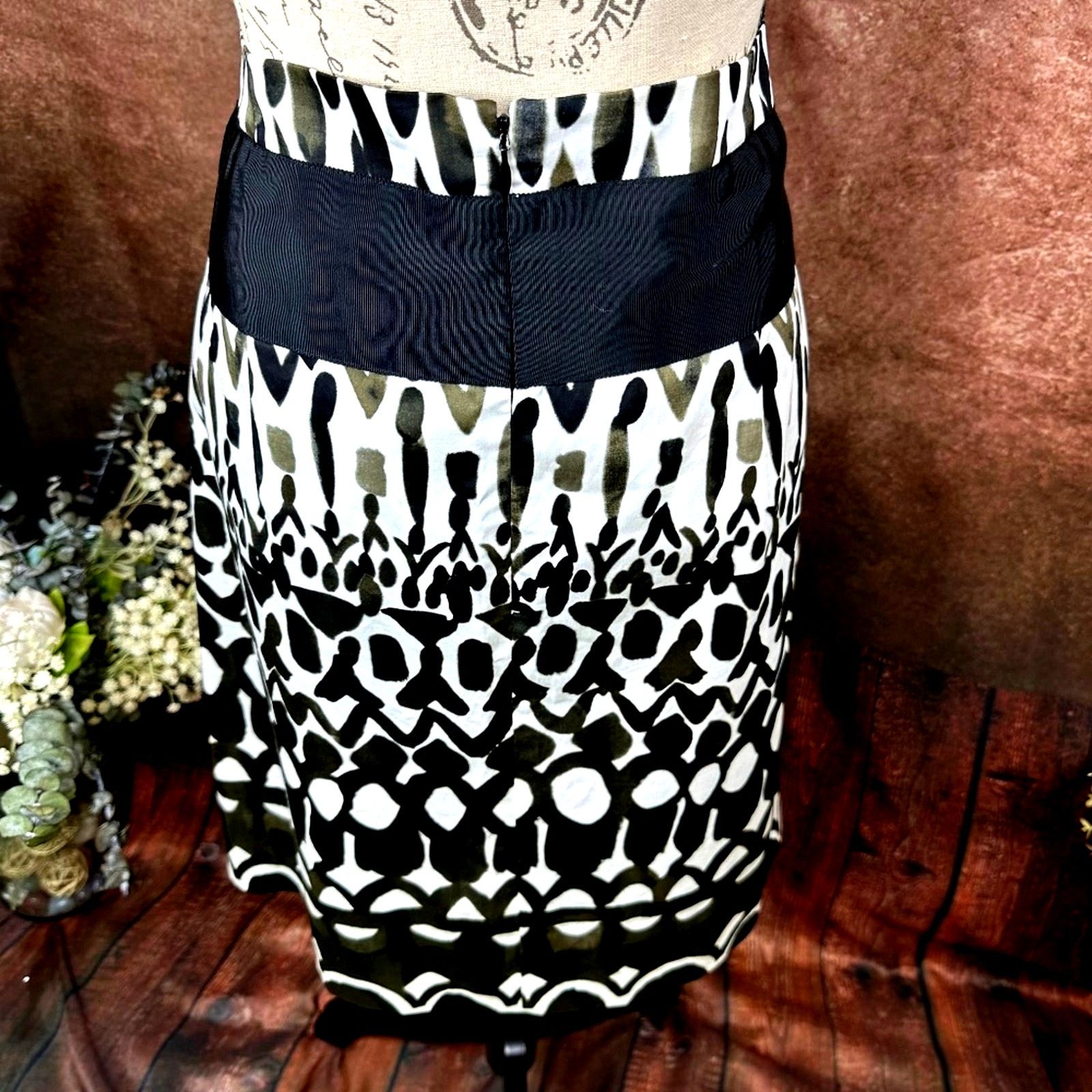 Elie Tahari Elie Tahari Abigail Skirt Black Belt Sand Dune Size 14 Size 36" / US 14 / IT 50 - 11 Thumbnail