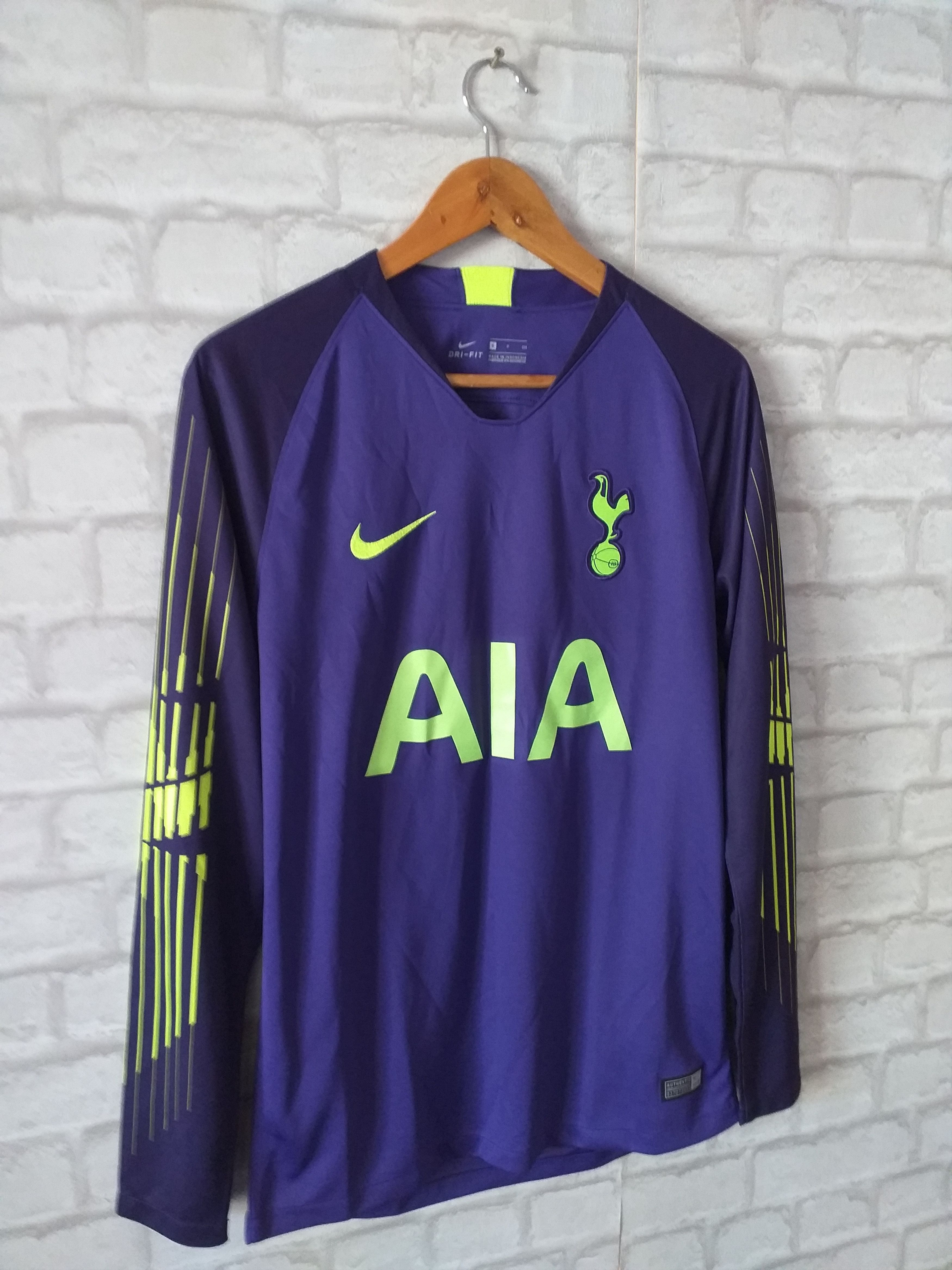 Nike Tottenham Hotspur Nike 2018/2019 Goalkeeper Shirt Jersey Size US S / EU 44-46 / 1 - 2 Thumbnail