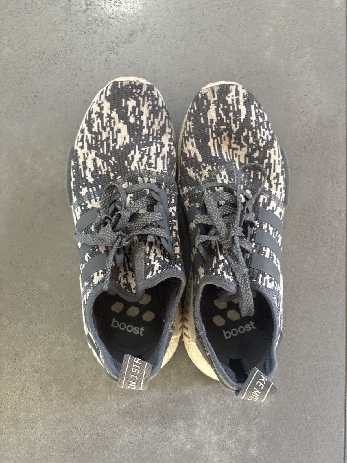 Adidas Adidas NMD R1 Glitch Camo Grey Linen Size US 9 / EU 42 - 3 Thumbnail