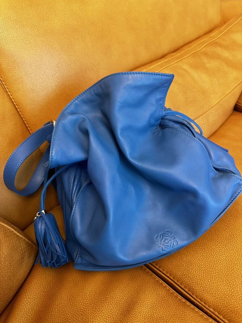 Loewe loewe Lambskin tassel drawstring bucket bag 2503-Nextarrow Size ONE SIZE - 1 Thumbnail