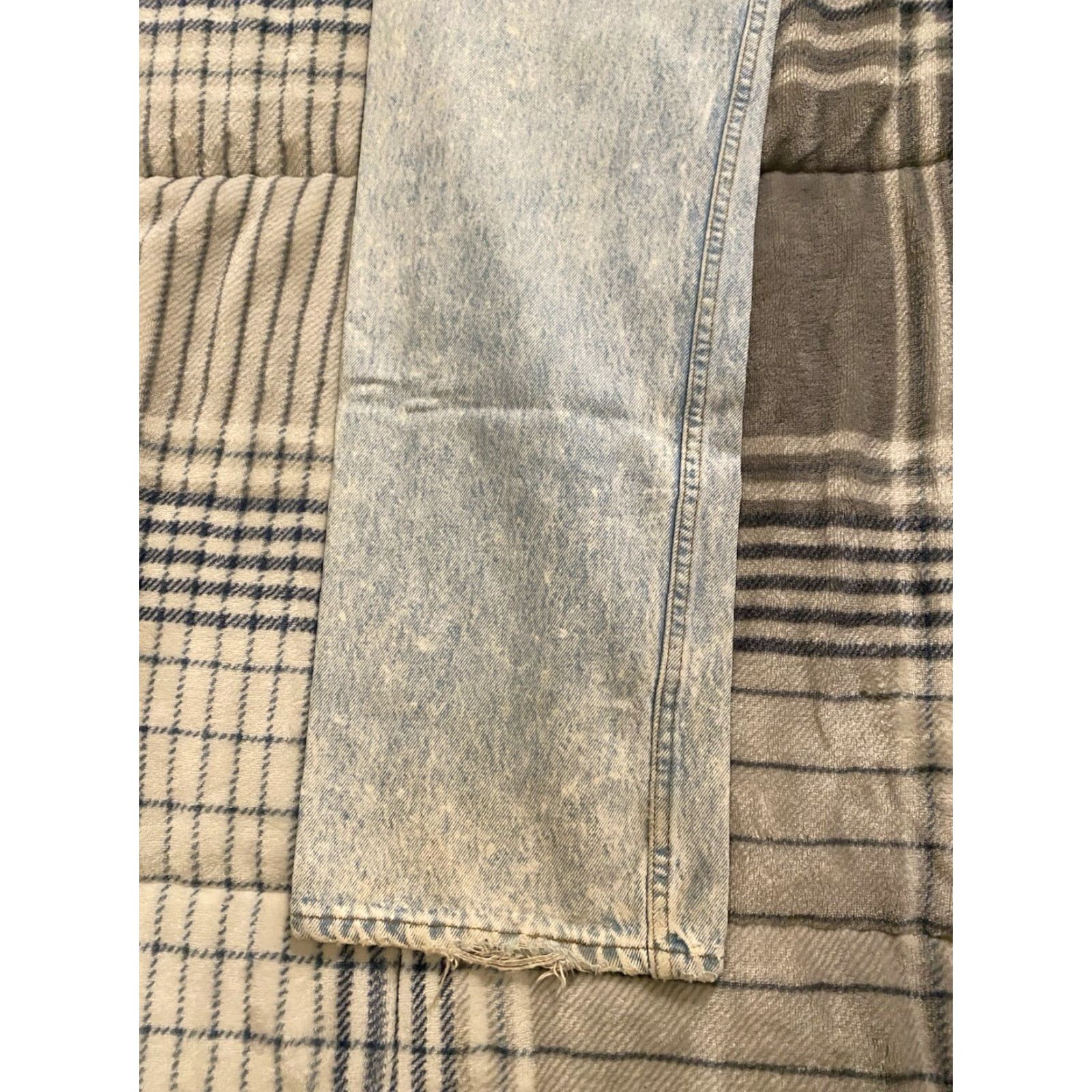 Levi's VINTAGE Levi’s 501 Jeans Button Fly Acid Wash 33x34 Made In USA Jeans Mens Size US 33 - 4 Thumbnail