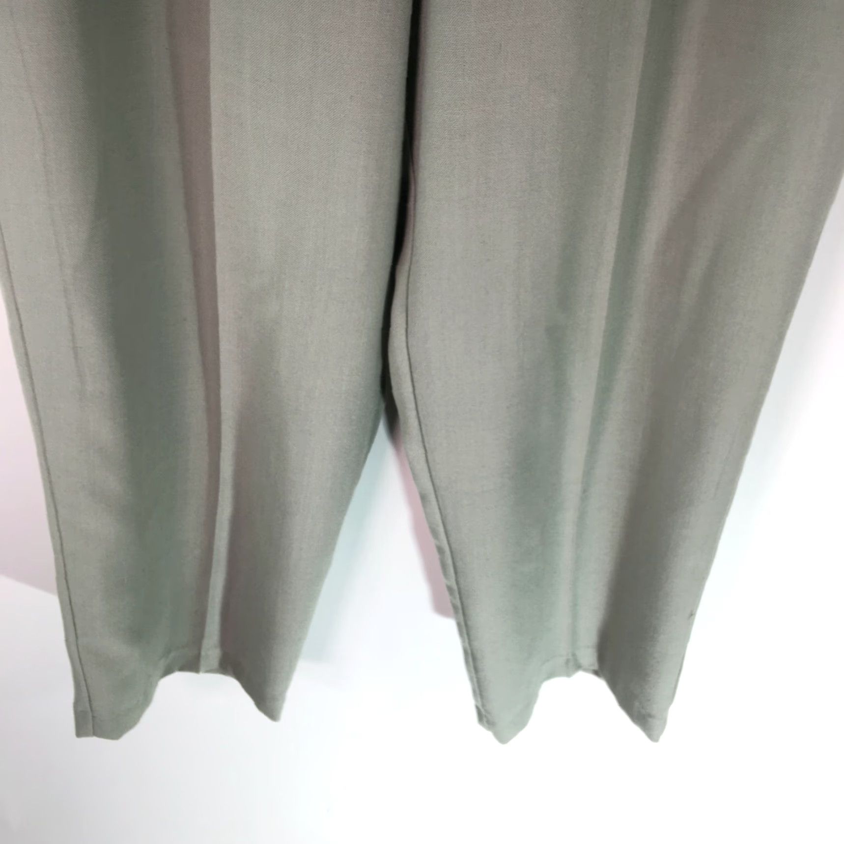 Vintage Briggs Womens Jogger Pants Gray Size 20W Elastic Waist Pull On Regular Straight Inseam 29 in 32 in 55% Polyester, 45% Rayon N Size 42" / US 20 - 5 Thumbnail