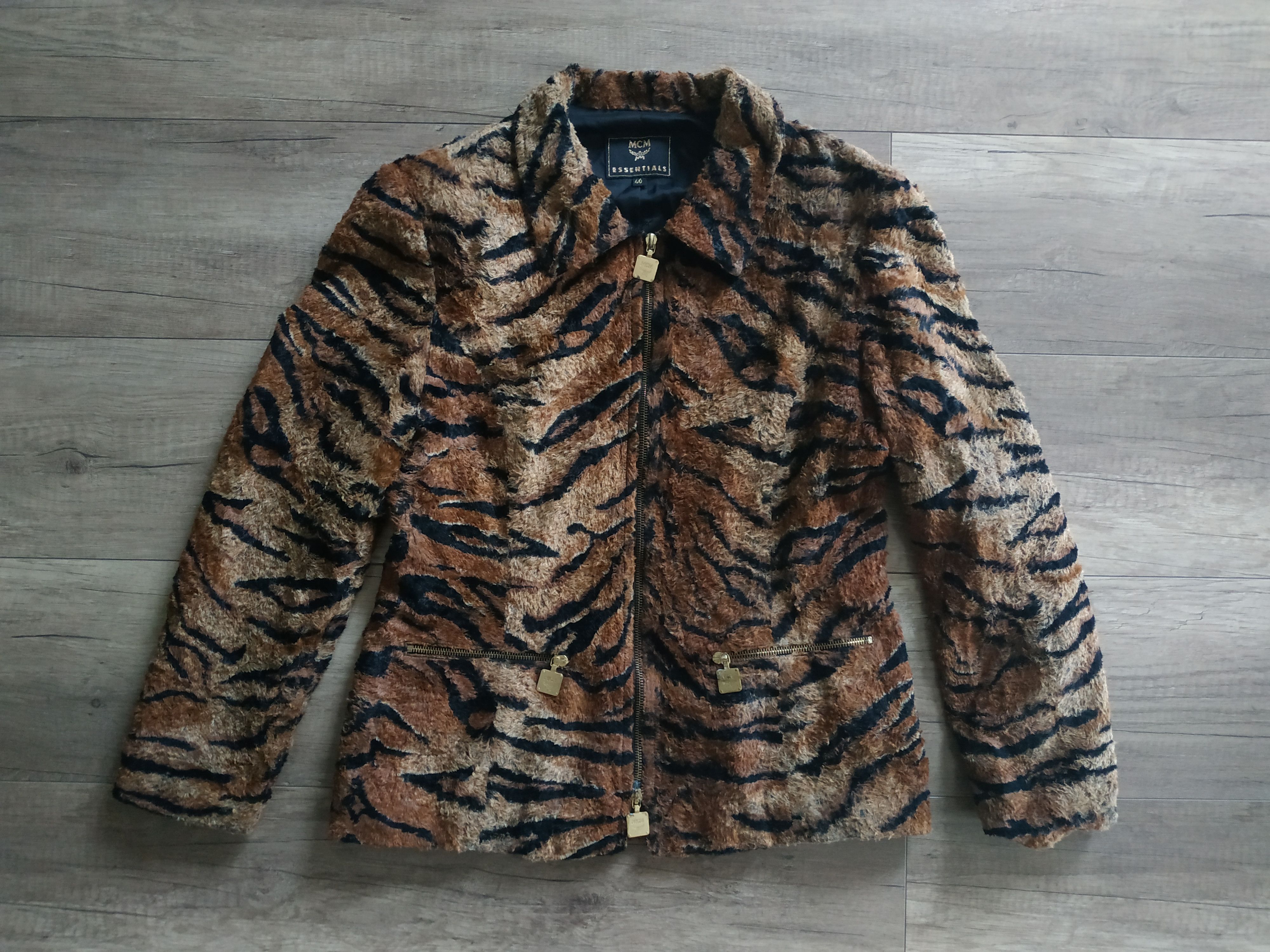 MCM × Vintage MCM Women's Tiger Print Vintage 90's Jacket, s. 40 (MEDIUM) Size M / US 6-8 / IT 42-44 - 1 Thumbnail