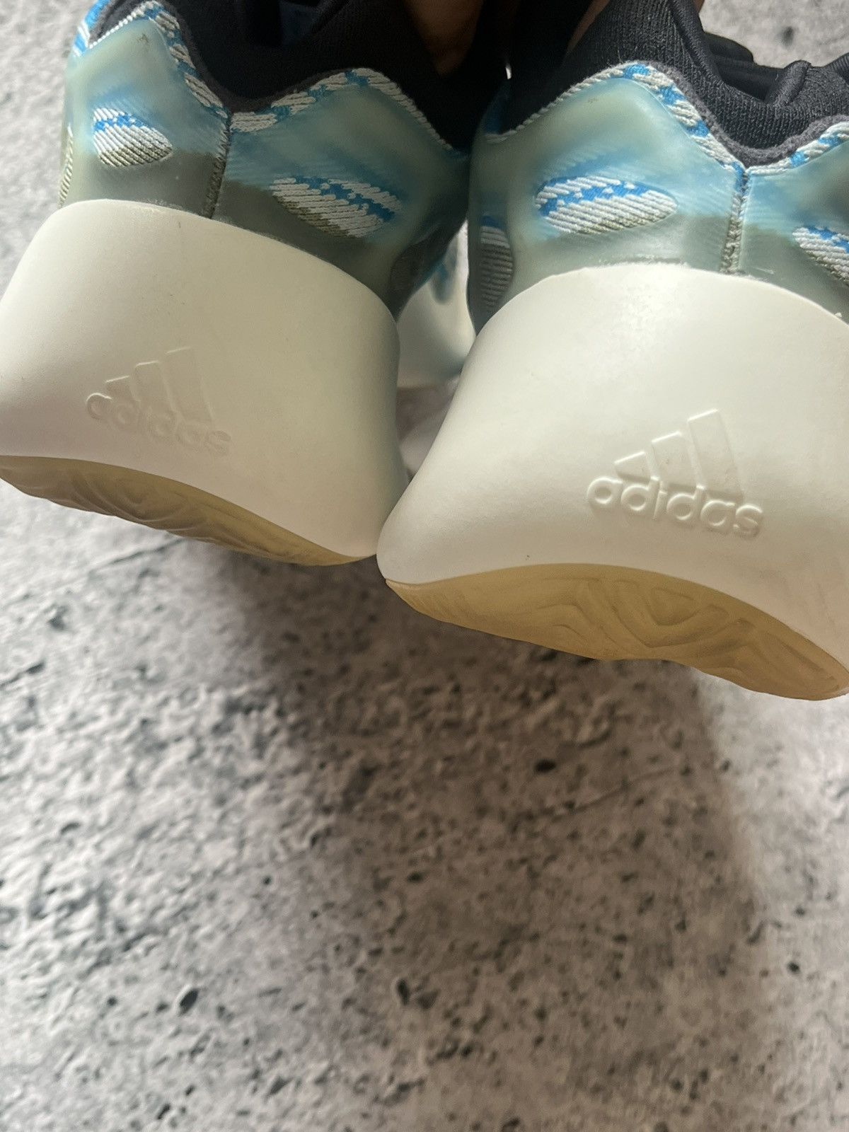 Adidas × Kanye West × Yeezy Adidas Yeezy 700 V3 Arzareth Size 9 Size US 9 / EU 42 - 6 Thumbnail