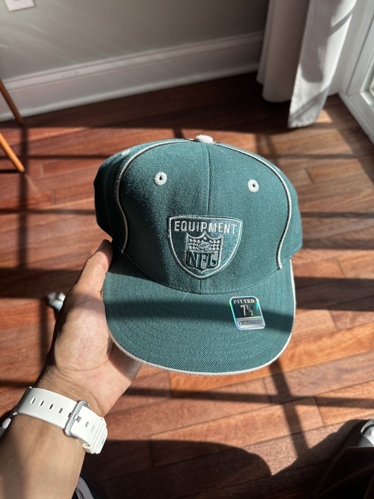 NFL Philadelphia Eagles Equipment Fitted hat 7.25 7 1/4 Size ONE SIZE - 5 Thumbnail