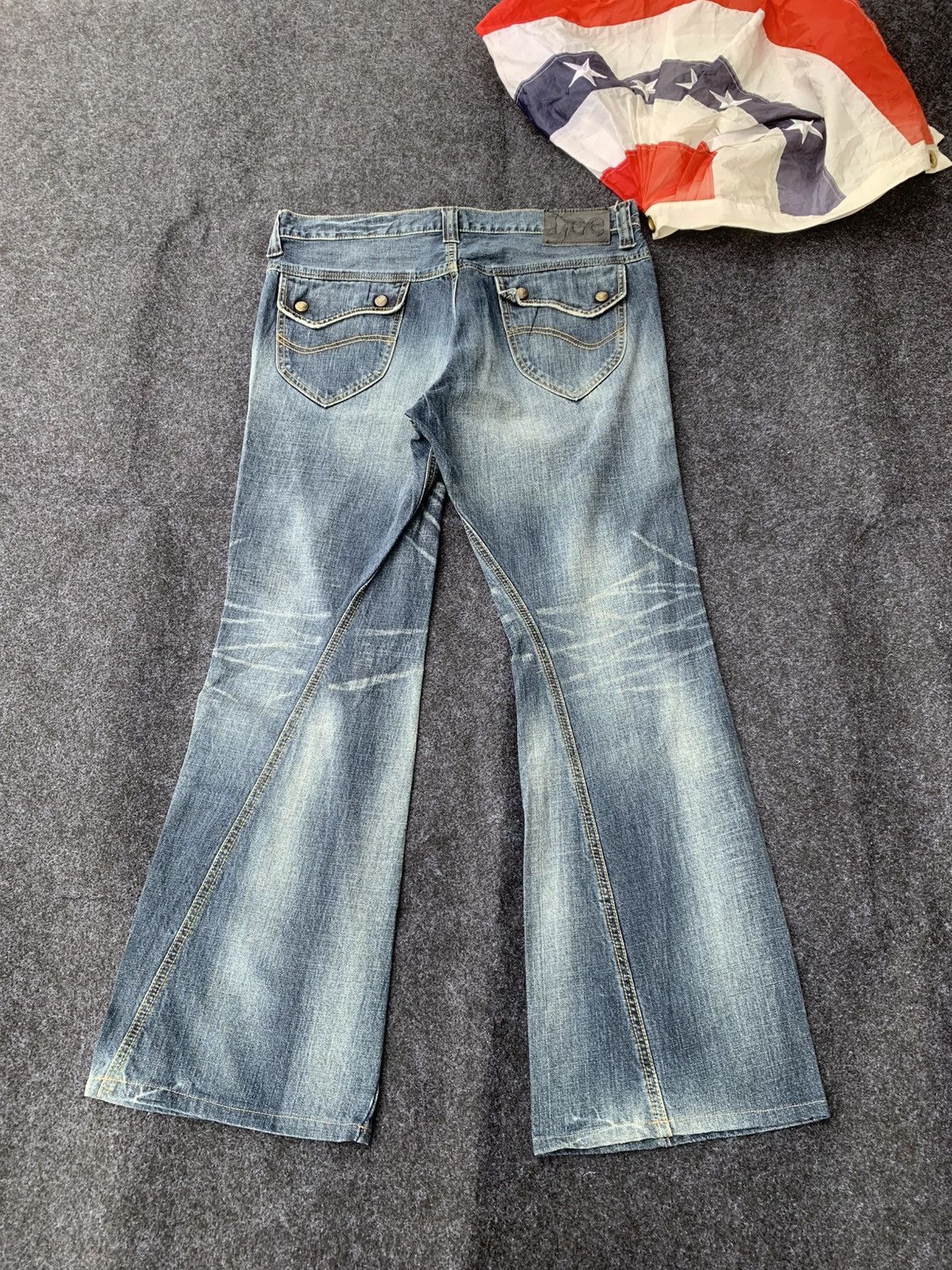 Lee Y2K Lee Rider Bell Bottom Flare Denim Jeans. Size US 35 - 2 Thumbnail