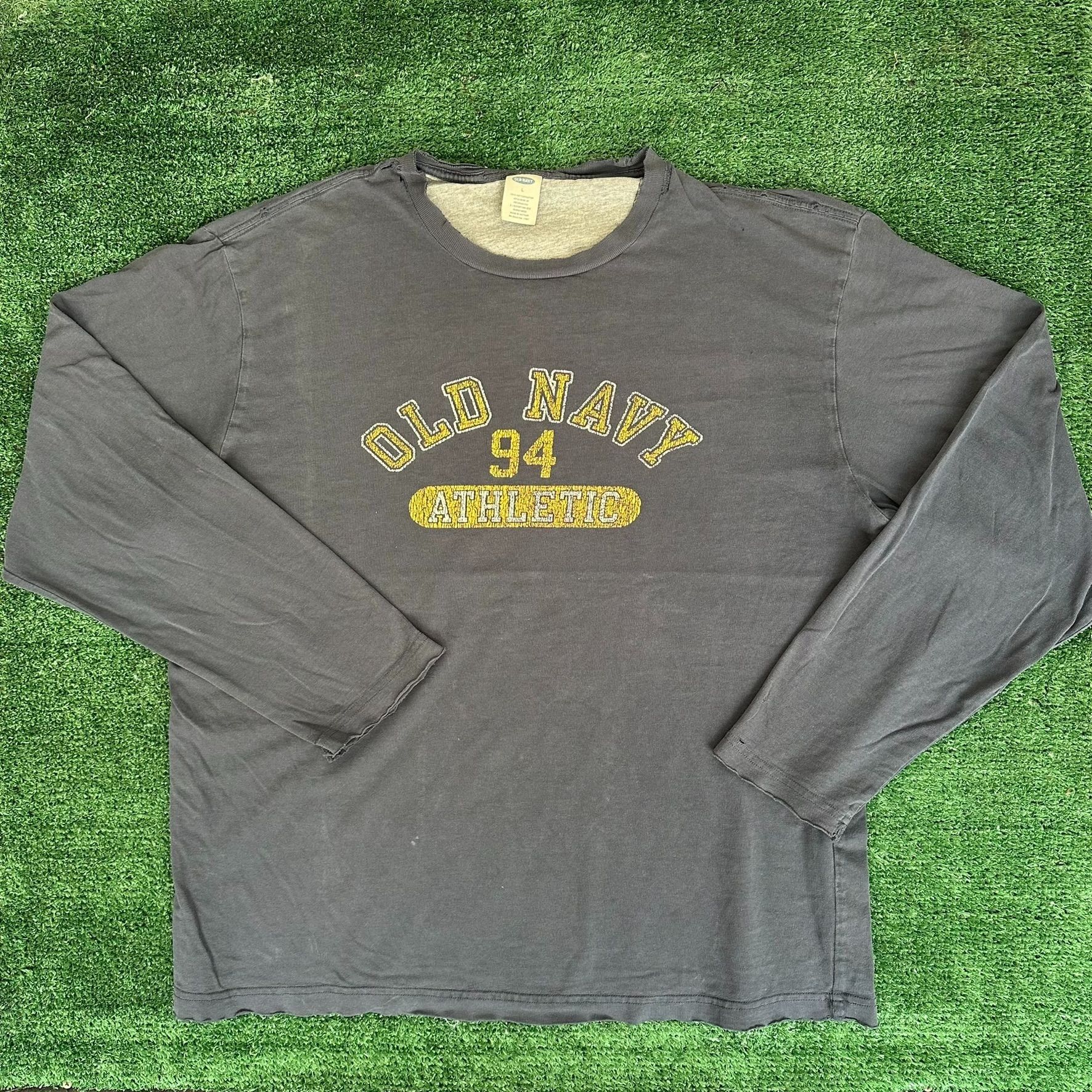 Old Navy Vintage 90s Old Navy T-Shirt Distressed Long Sleeve Varsity Size US L / EU 52-54 / 3 - 1 Thumbnail