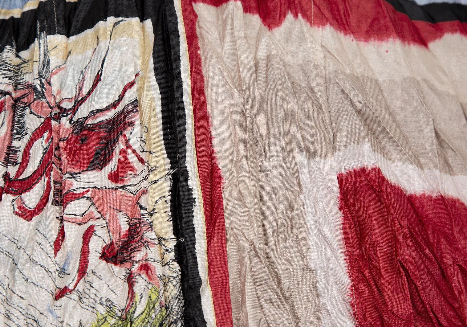 Jean Paul Gaultier Scarf Print Wrinkled Shirt in Black Green Red, Size 48 Size US M / EU 48-50 / 2 - 13 Thumbnail