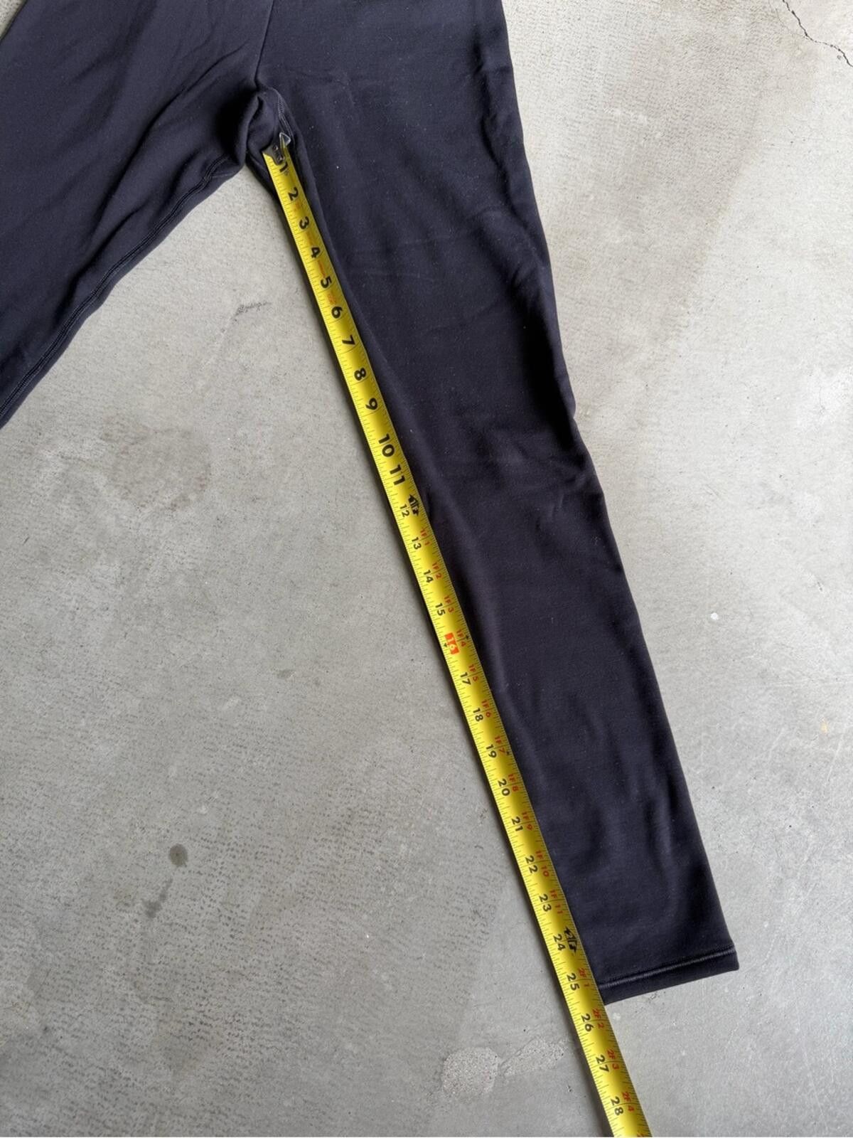 Uniqlo Uniqlo / Heattech Ultra Warm Leggings / Black Size 28" / US 6 / IT 42 - 4 Thumbnail