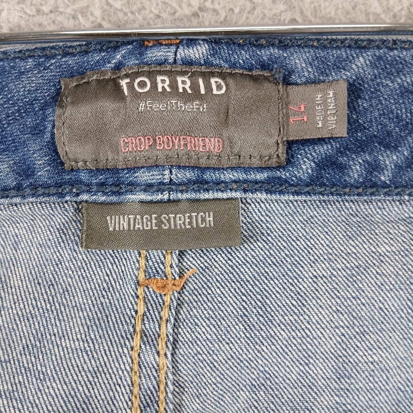 Torrid Torrid Vintage Stretch Crop Boyfriend Jeans Distressed Medium Wash Size 14 Size 36" / US 14 / IT 50 - 4 Thumbnail
