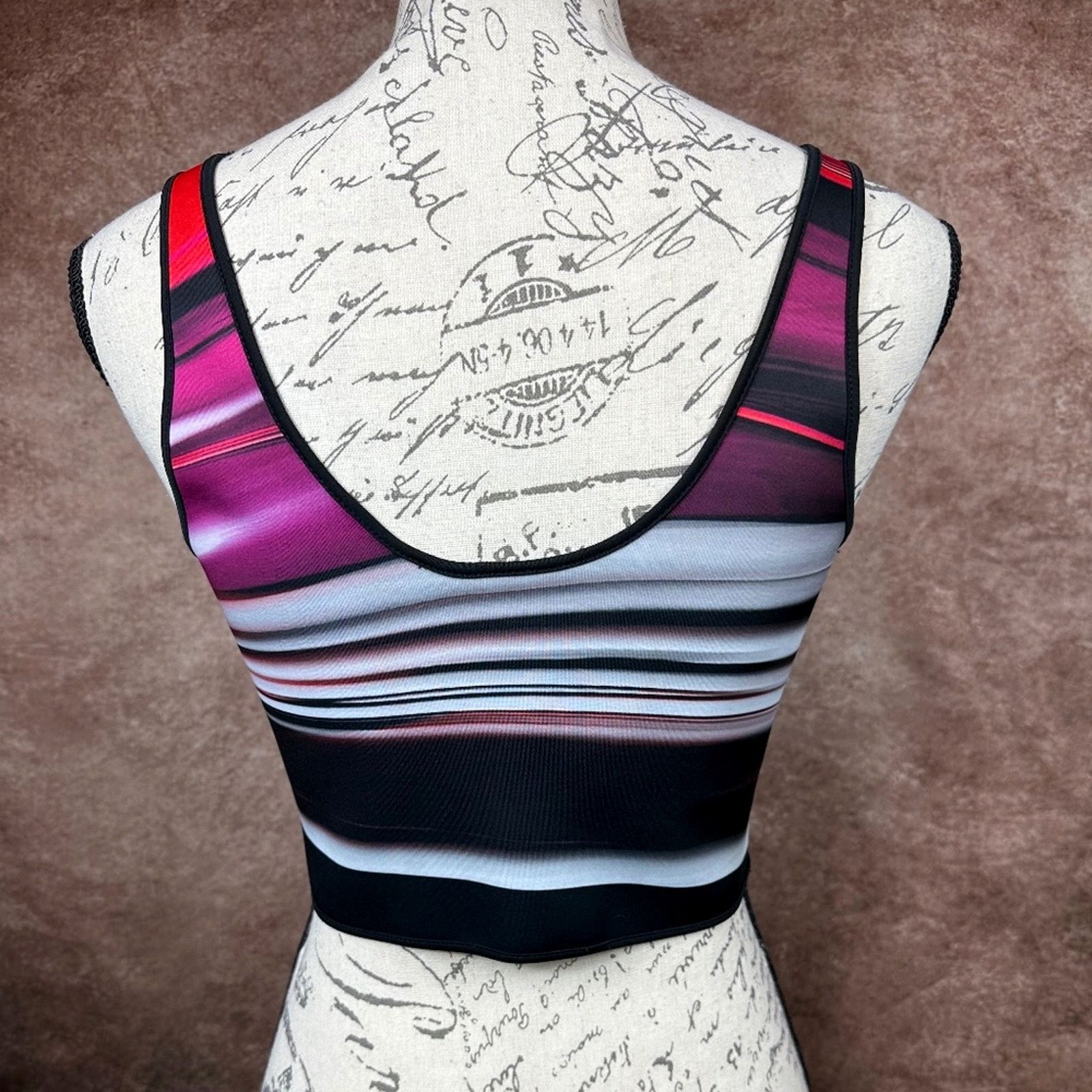 Clover Canyon Clover Canyon Reversible Botanical Wave Crop top - size M Size M / US 6-8 / IT 42-44 - 9 Thumbnail