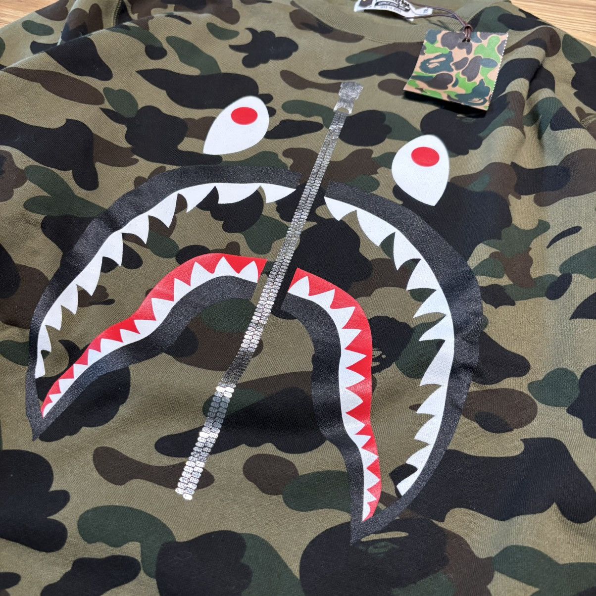 Bape Bape 1st Camo Shark Crewneck Size US XXL / EU 58 / 5 - 3 Thumbnail