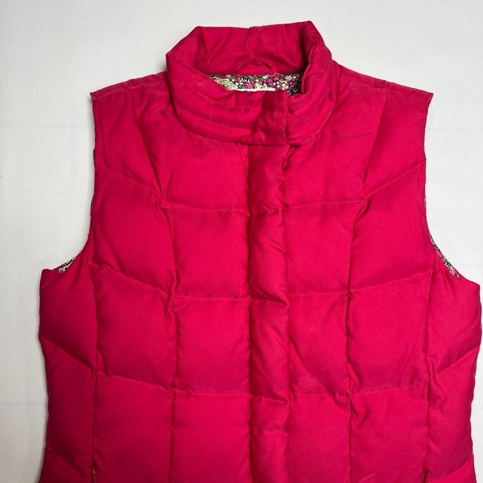 Lilly Pulitzer Lilly Pulitzer Quilted Down Puffer Vest Hot Pink XS Size XS / US 0-2 / IT 36-38 - 12 Thumbnail