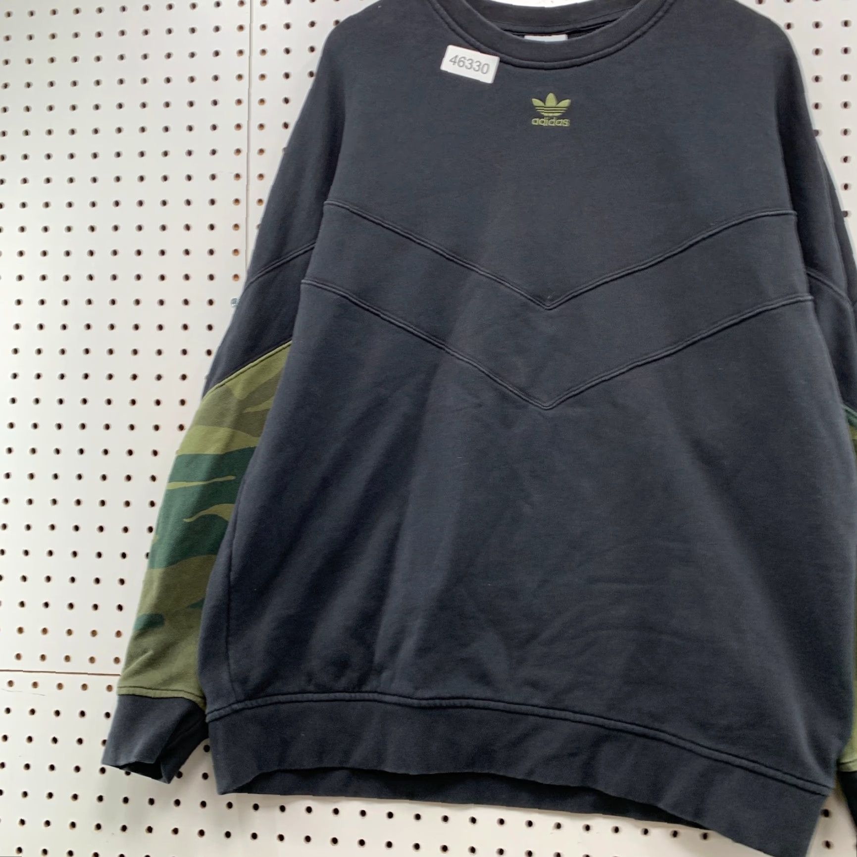 Adidas Adidas Sweatshirt Mens 2XL Black Camouflage Sleeves Hip Hop 26x30 Adult Regular Pullover Crew Neck Logo Spring Fall Winter Mens Size US XXL / EU 58 / 5 - 5 Thumbnail